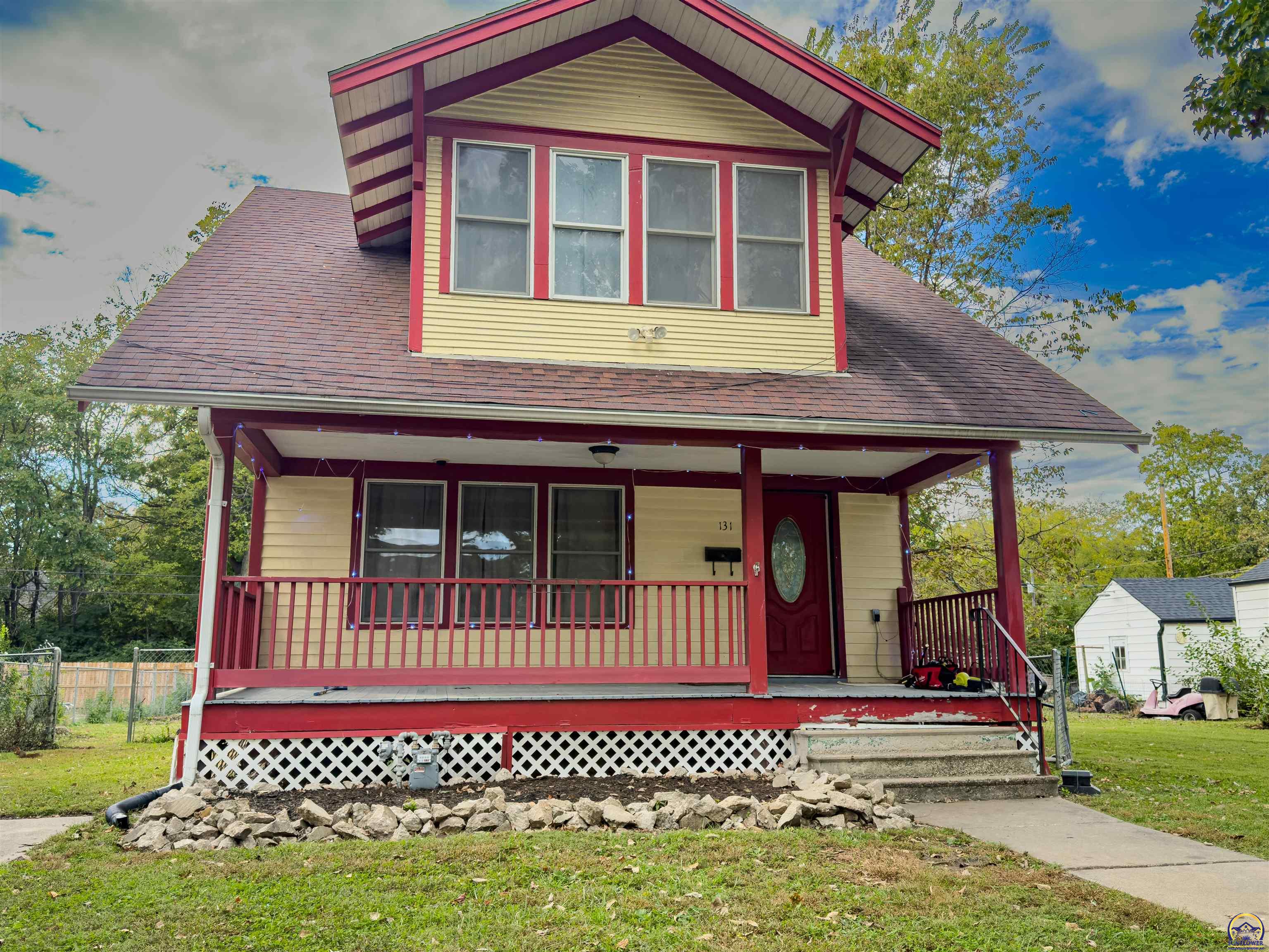 131 NW Broadmoor Ave — photo