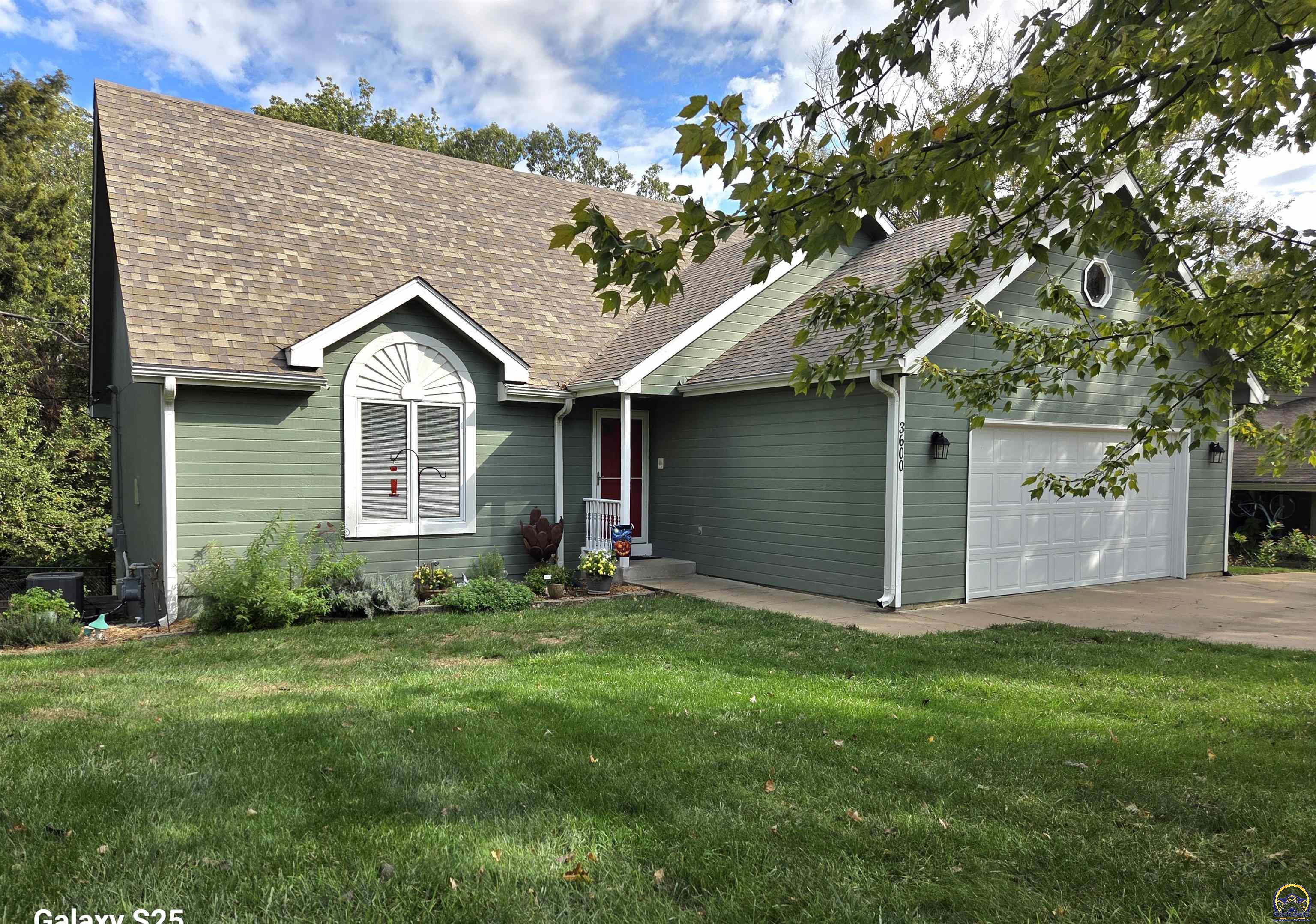 3600 SE Hackberry Dr — photo