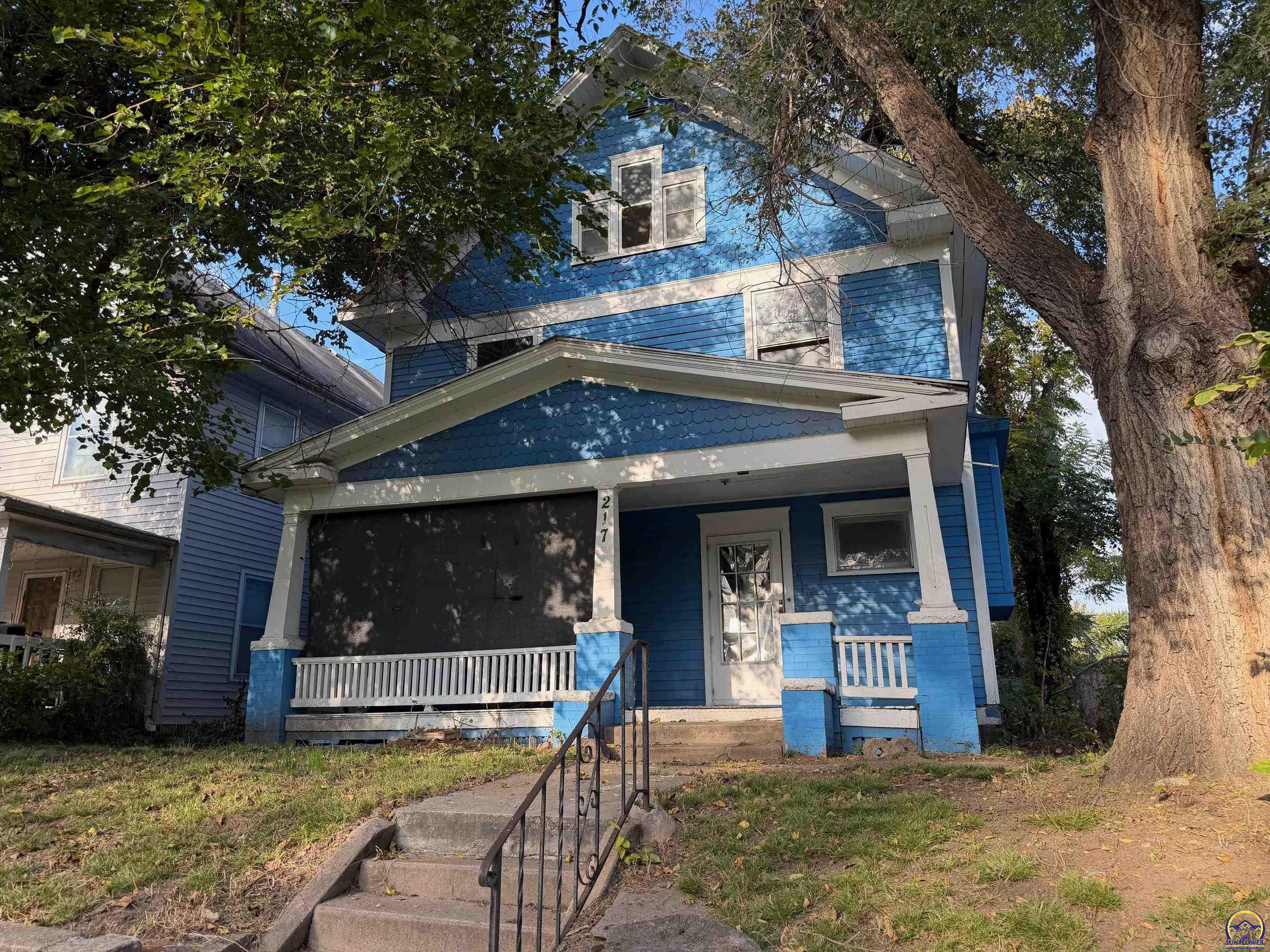 217 SW Tyler St — photo