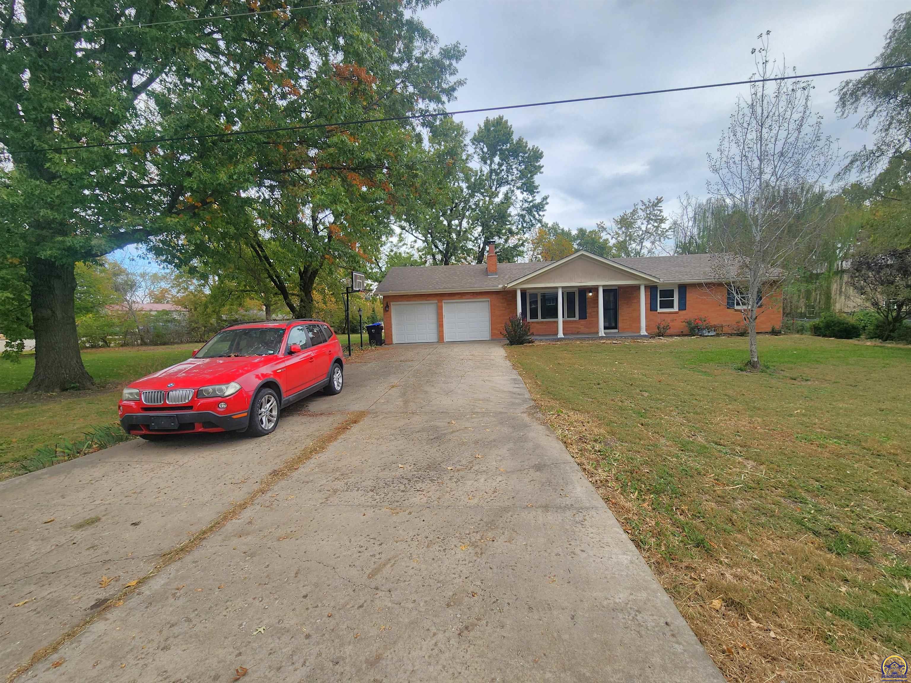 3720 SE Howard Dr — photo