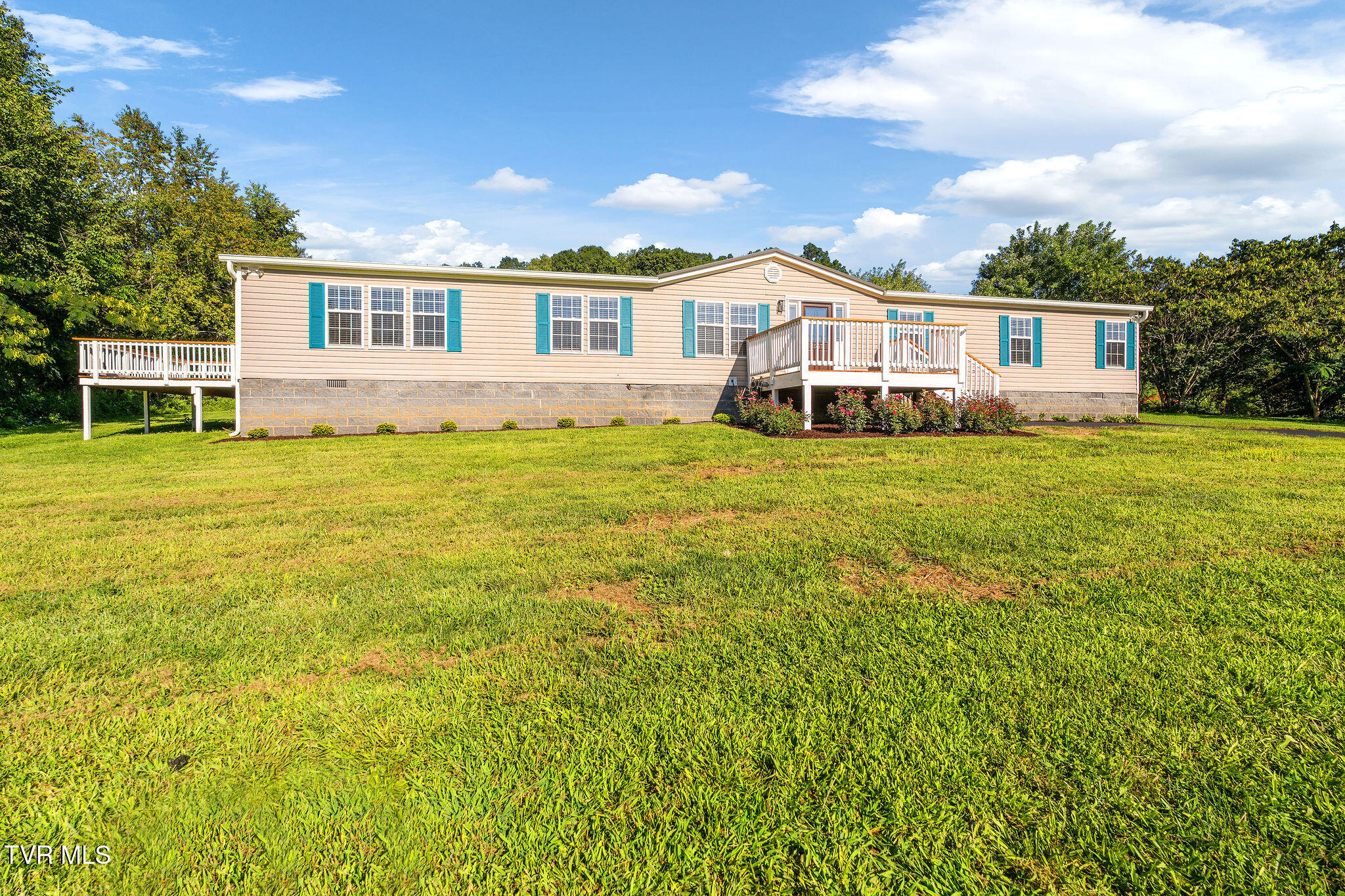 1557 Old Elizabethton Highway — photo