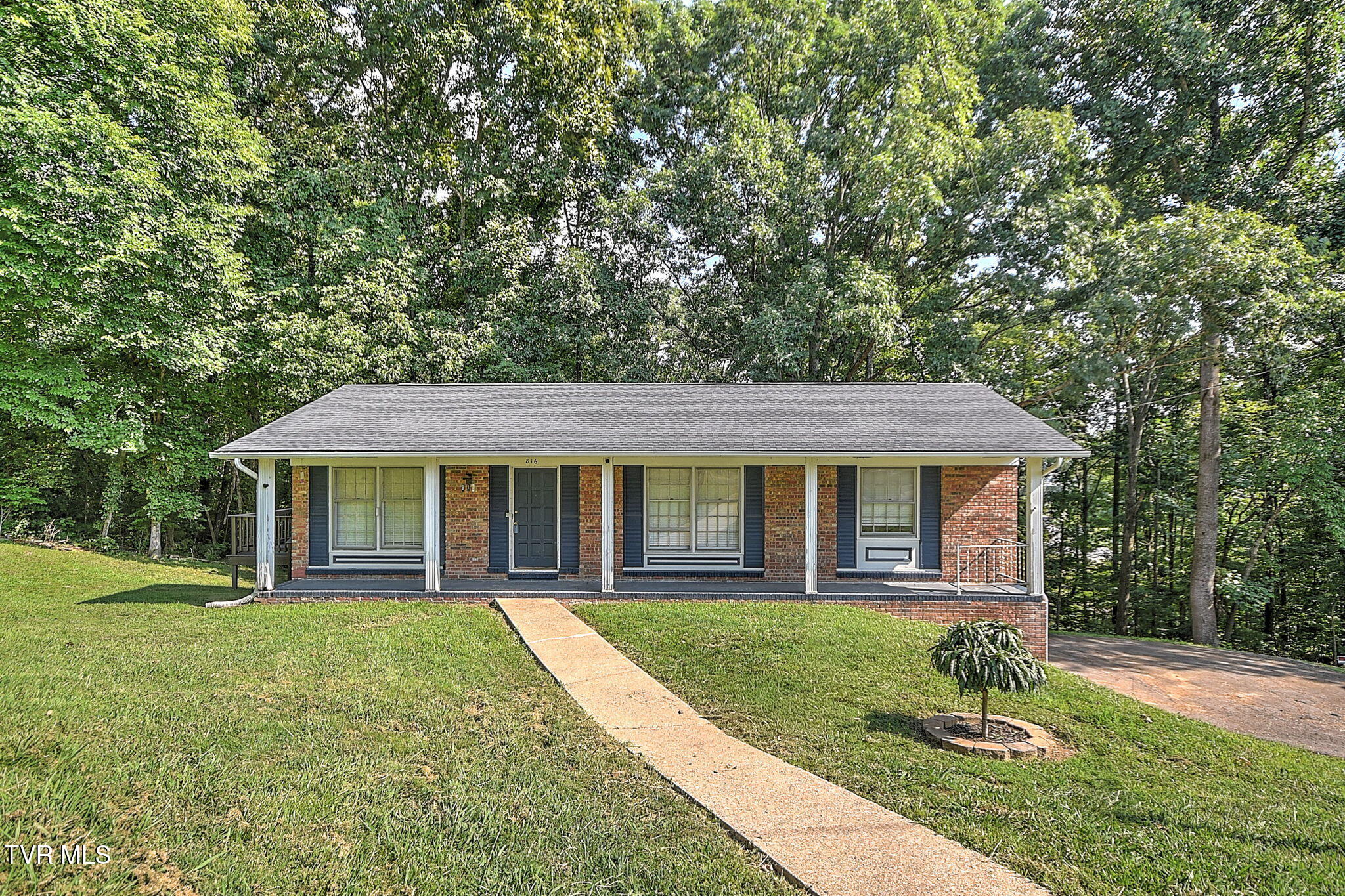 816 Burwind Court — photo