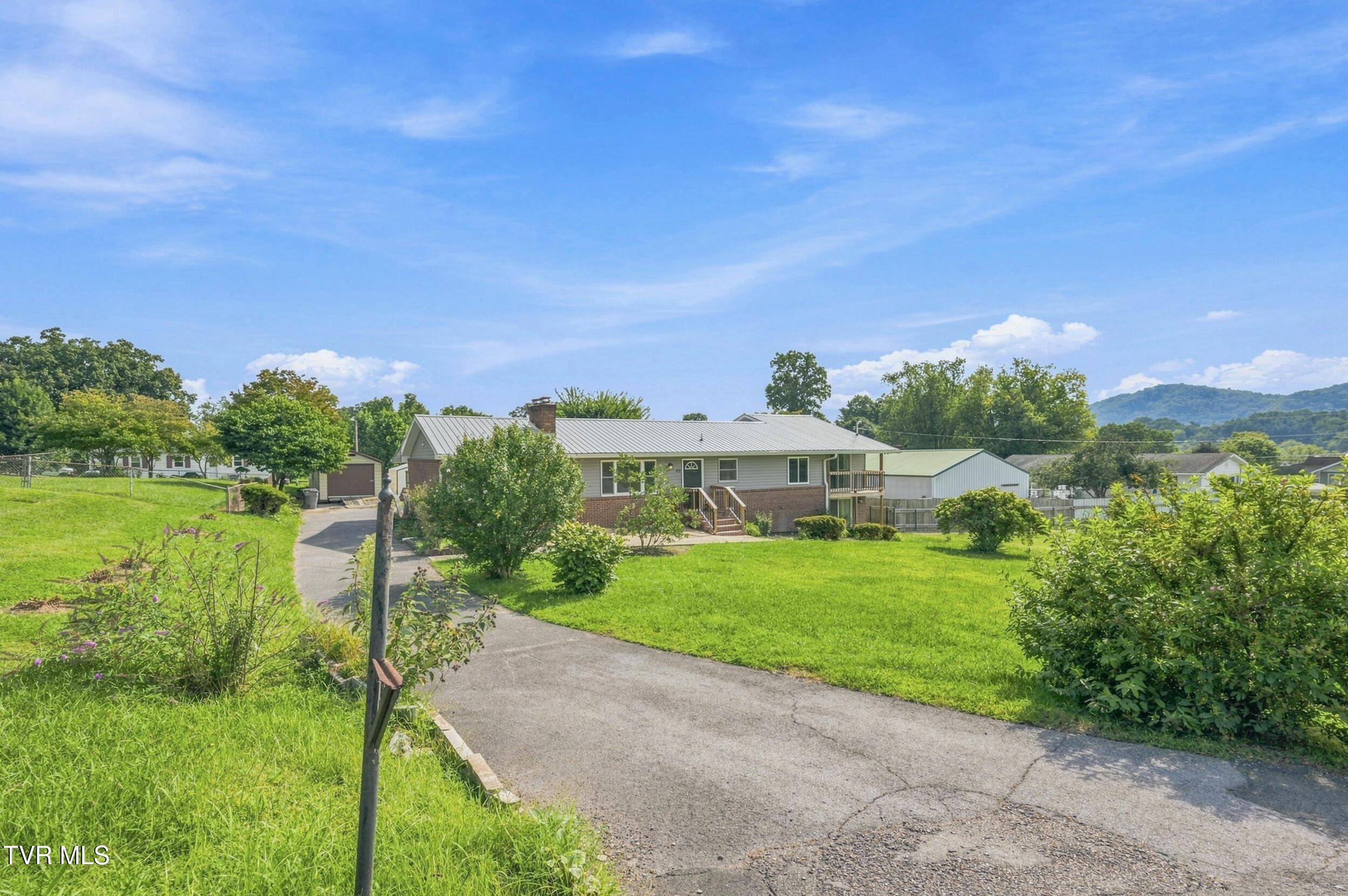 312 Sunnybrook Drive — photo