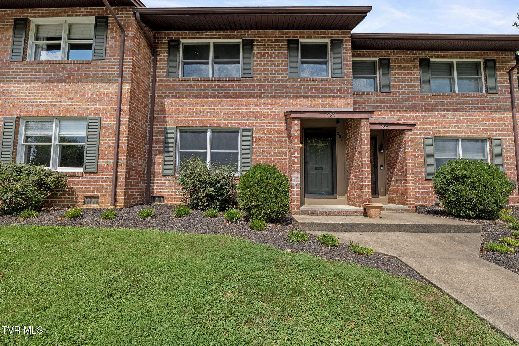 287 Henderson Court 10 — photo