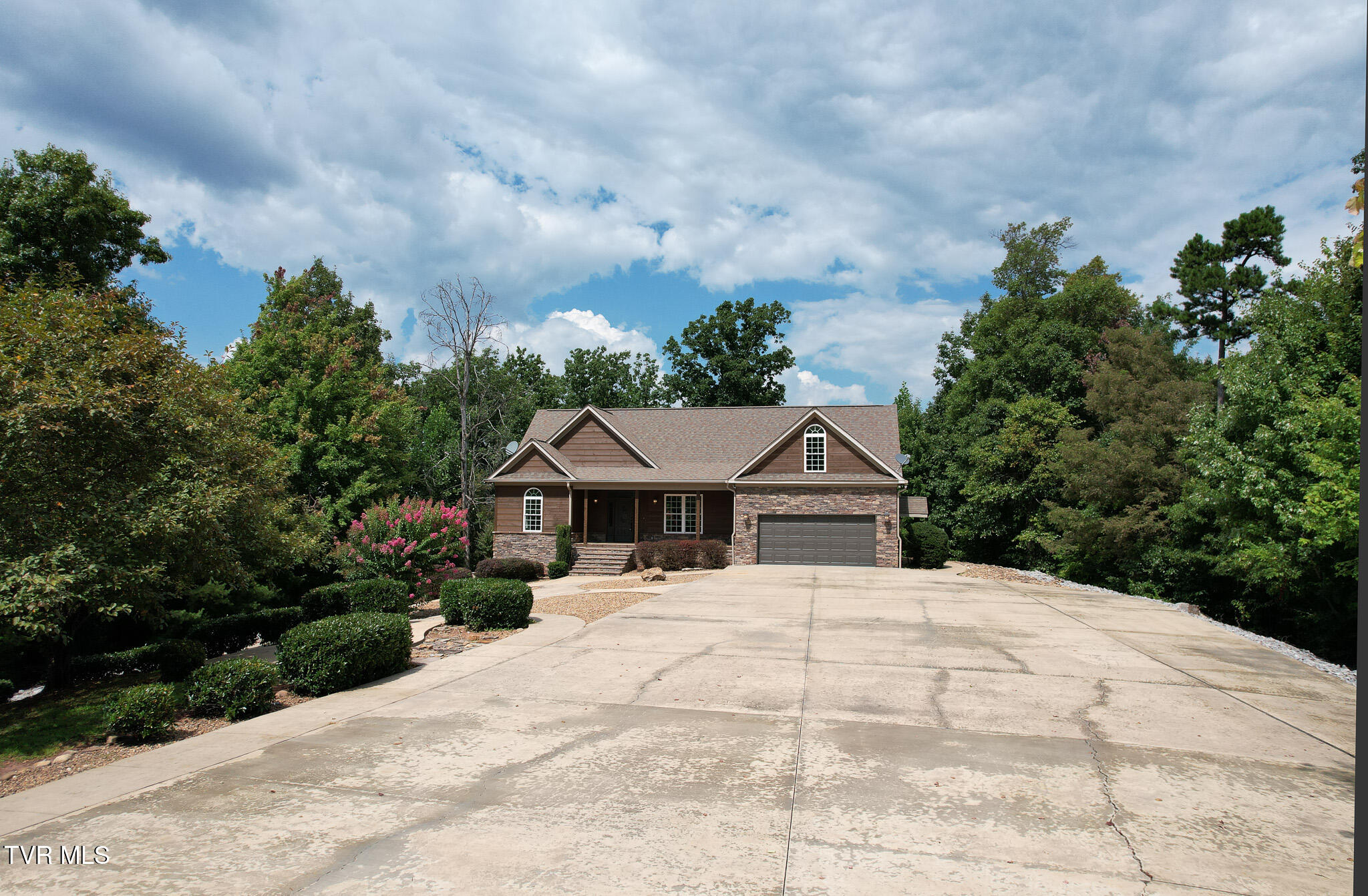 655 English Springs Way — photo