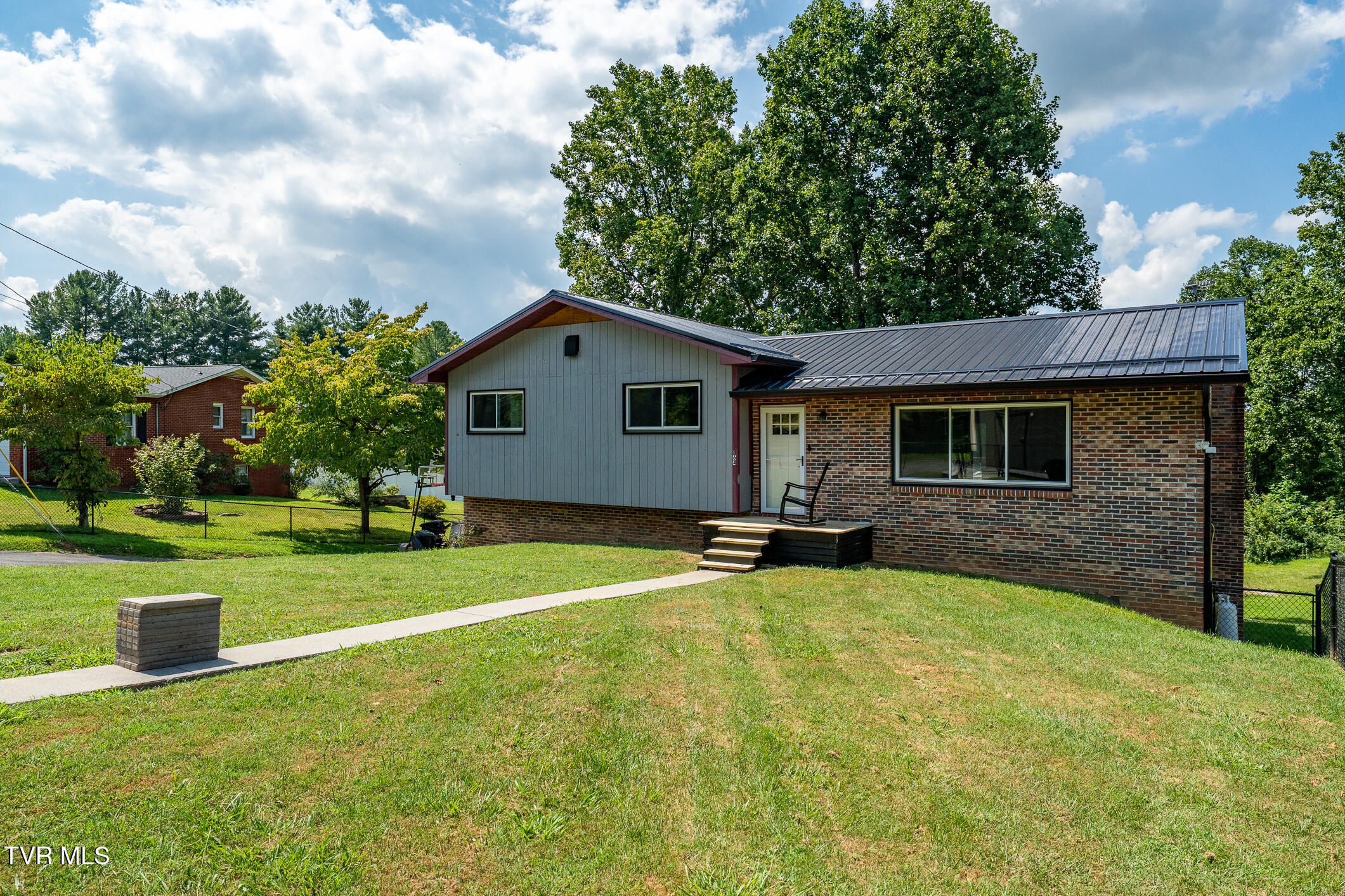 164 Carden Drive — photo