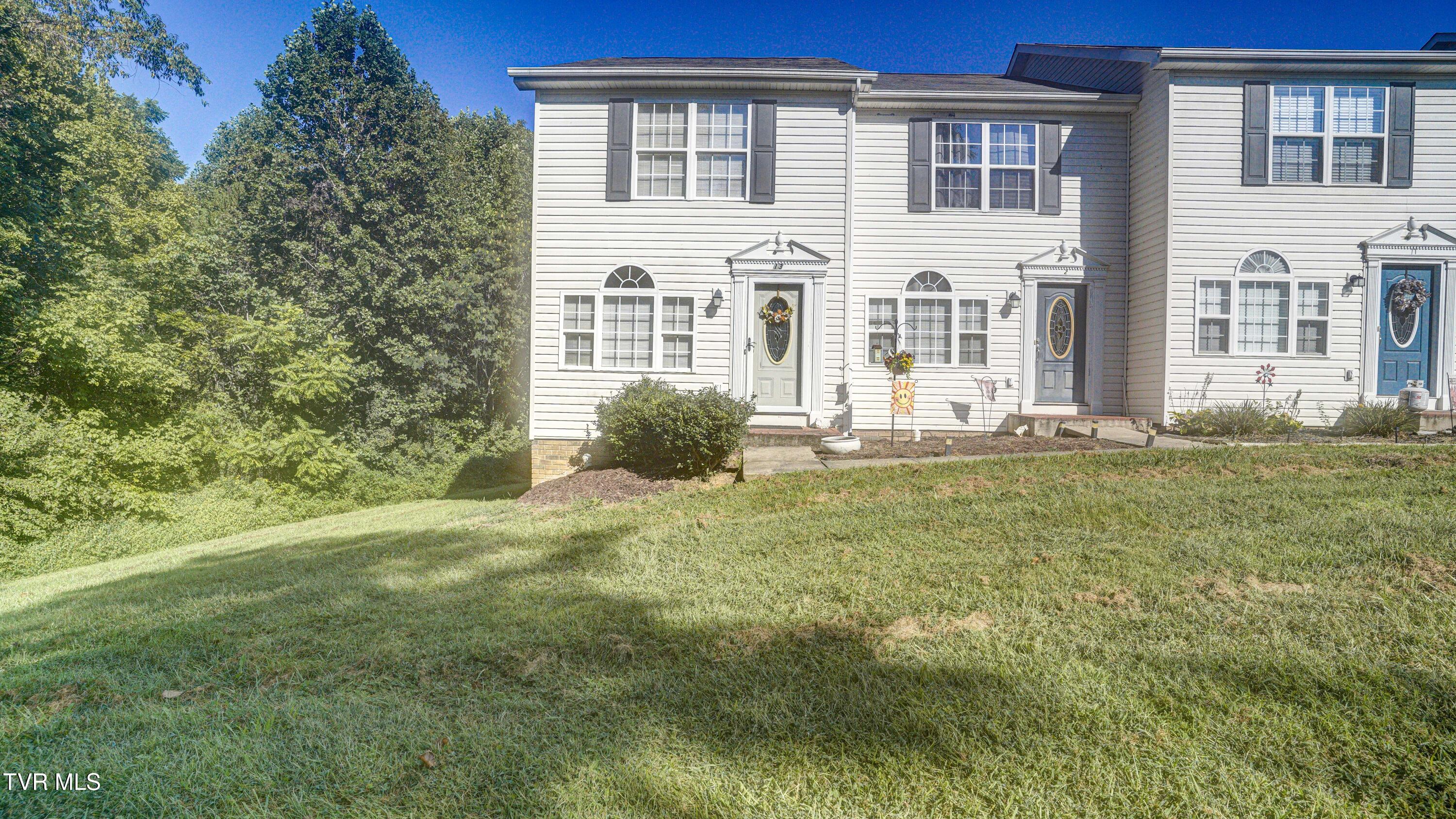 198 Amanda Lane Apt 13 — photo