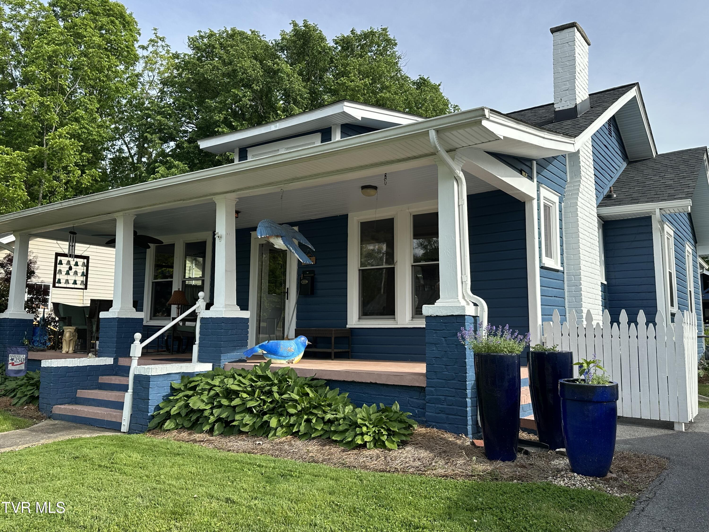 1045 Catawba Street — photo