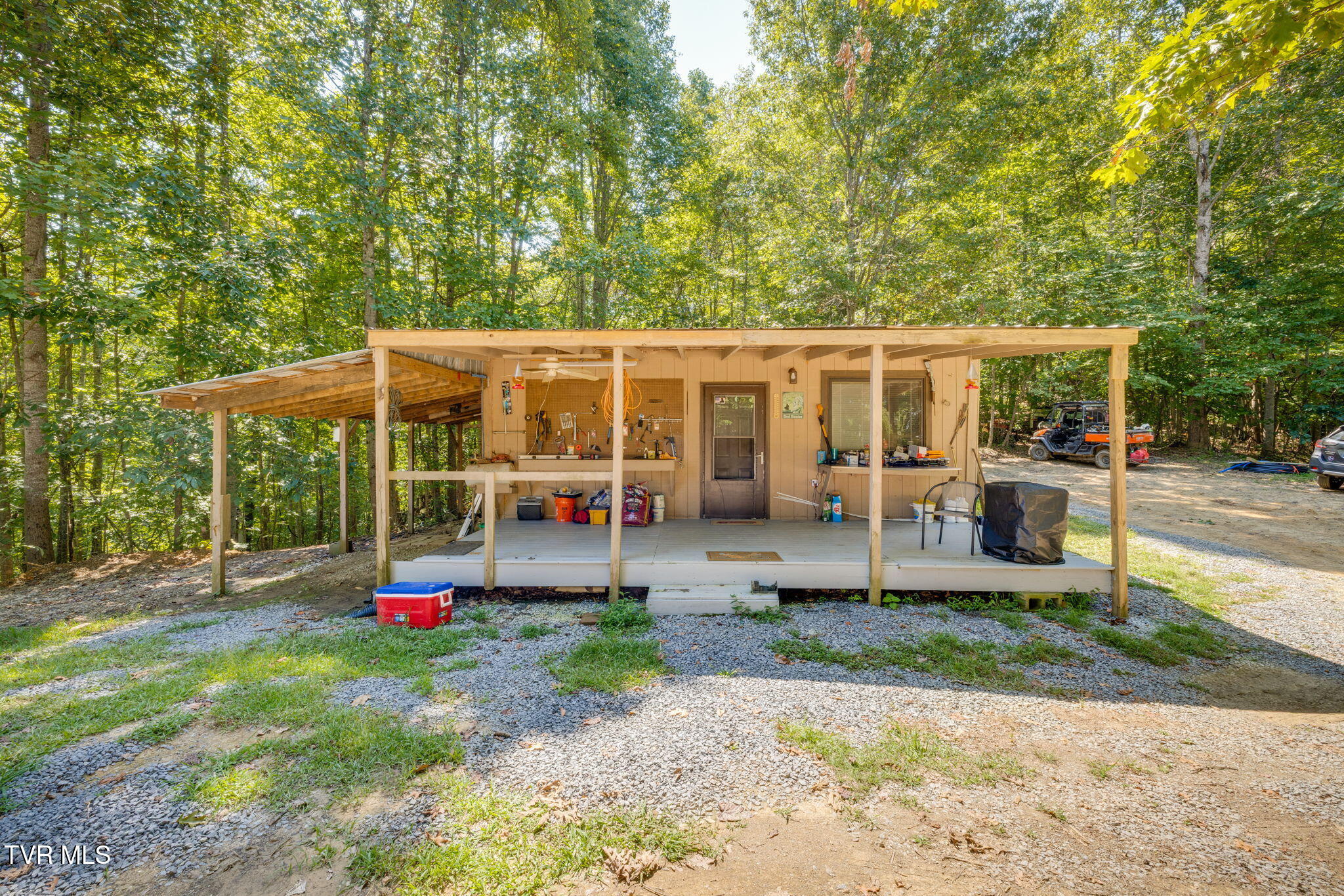 427 Mini Horse Drive — photo