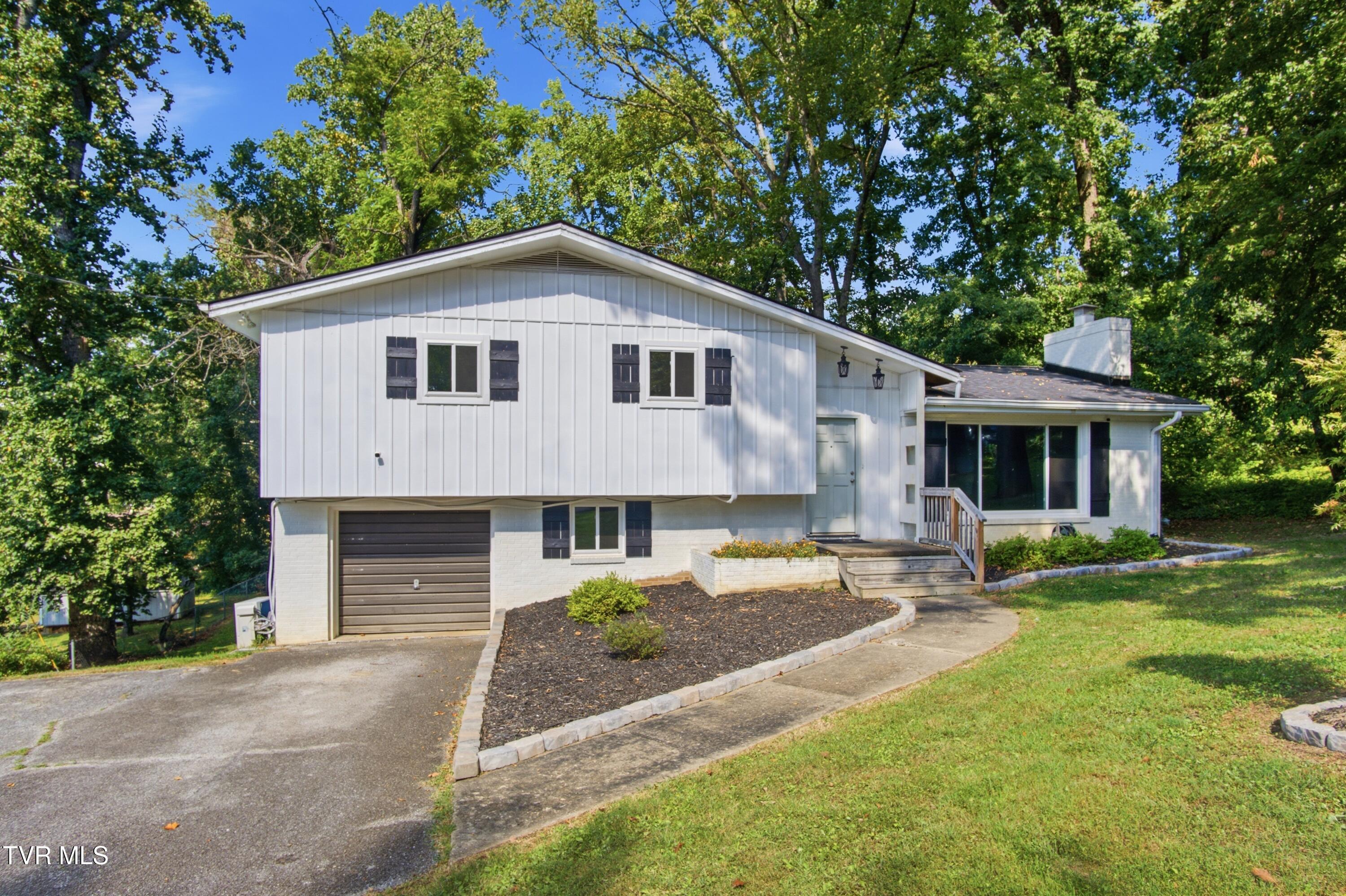 114 Alpine Circle — photo