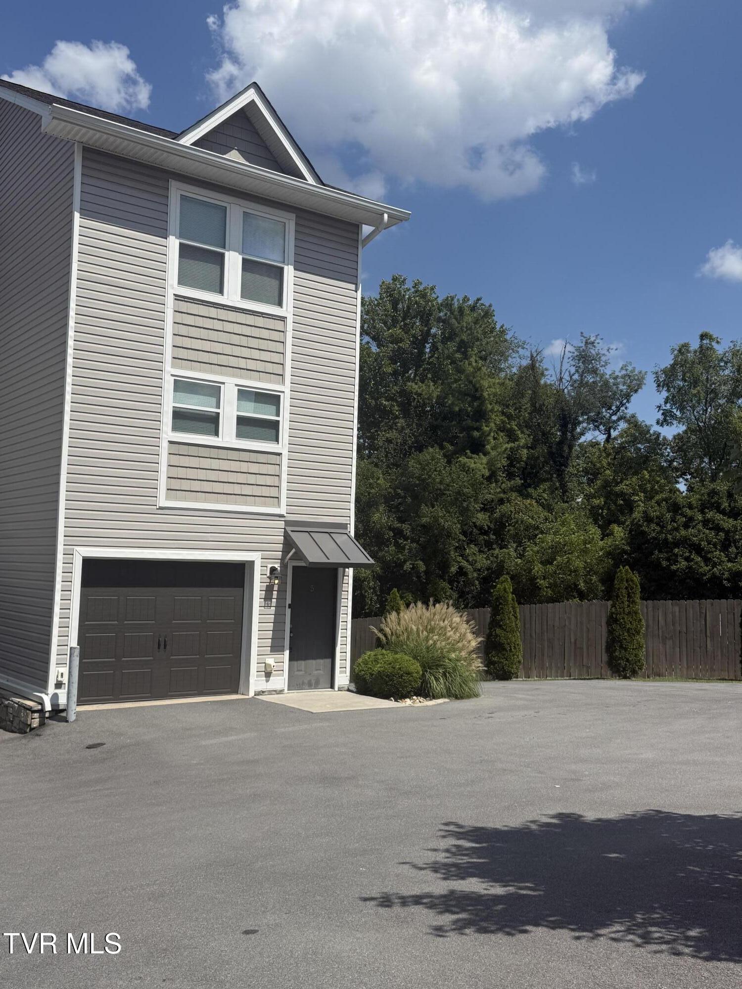 2802 West Walnut Street Unit 5 — photo