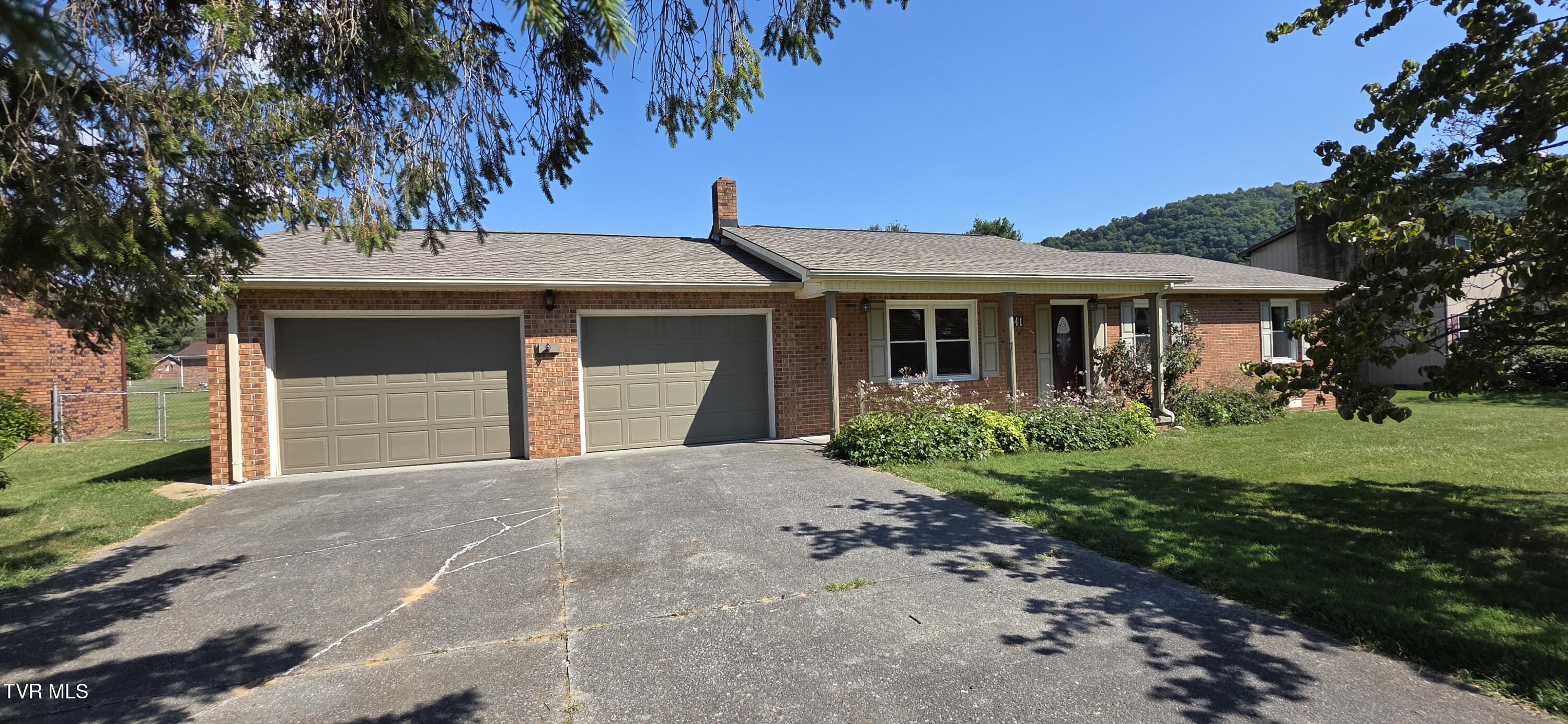 141 Mayfield Drive — photo