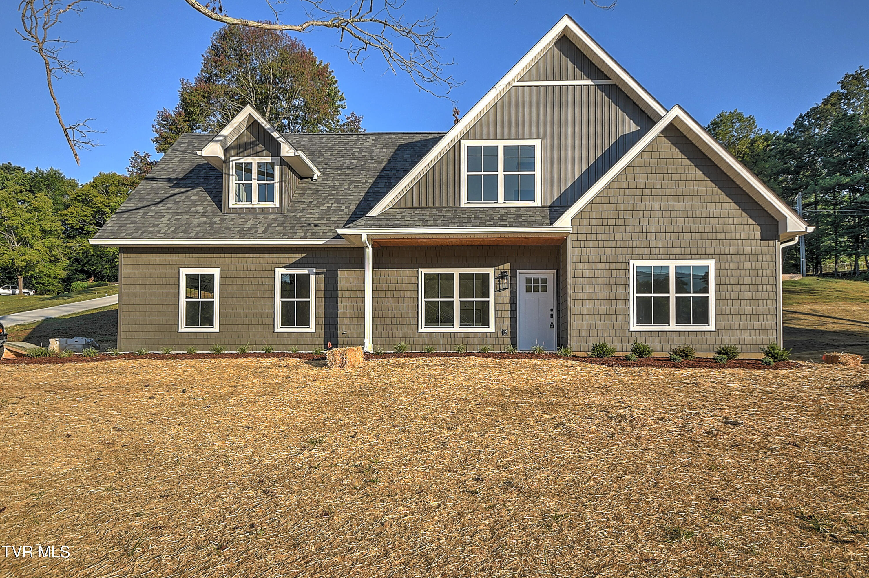1904 Cherokee Road — photo