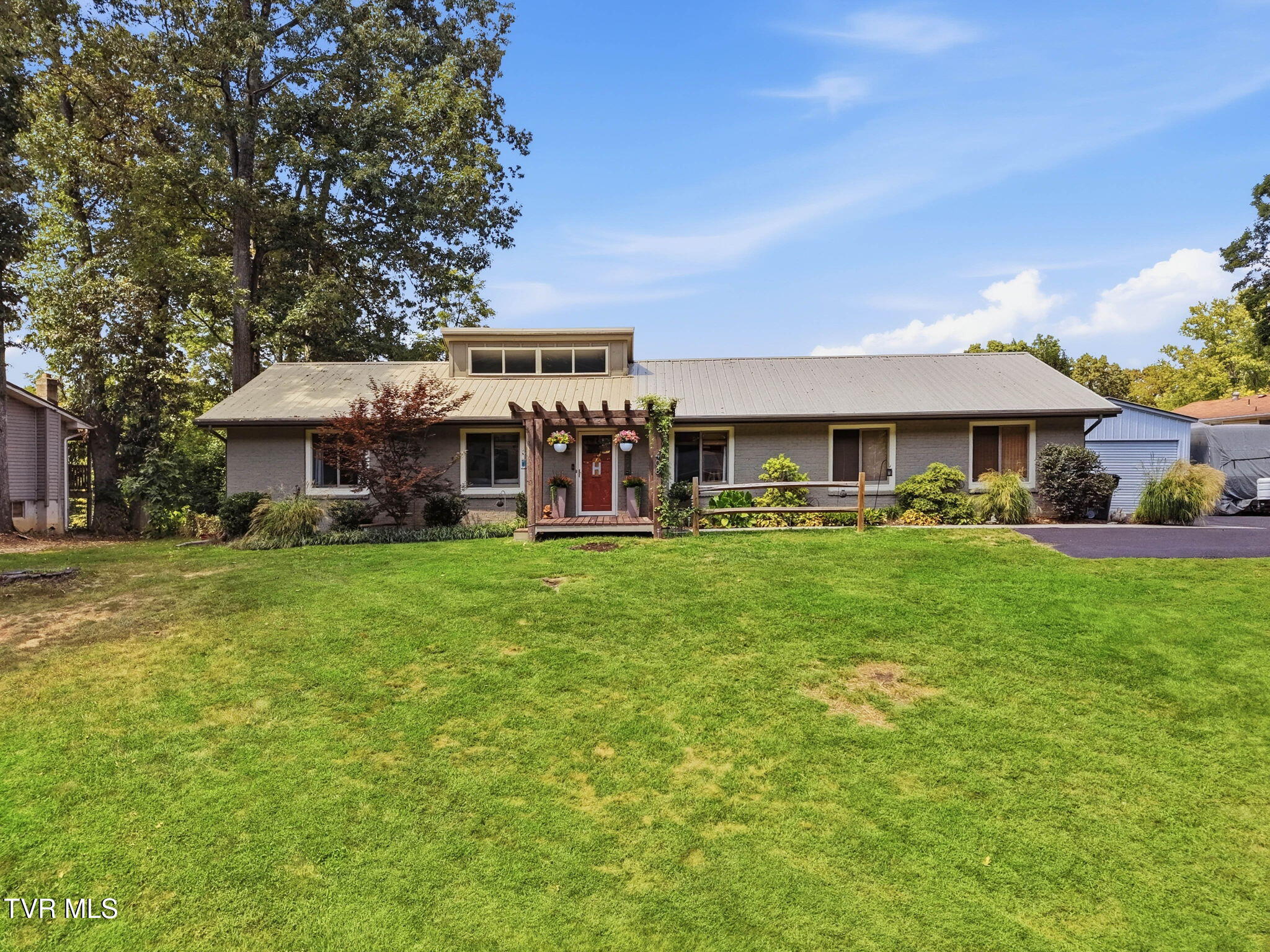 408 Beechwood Circle — photo