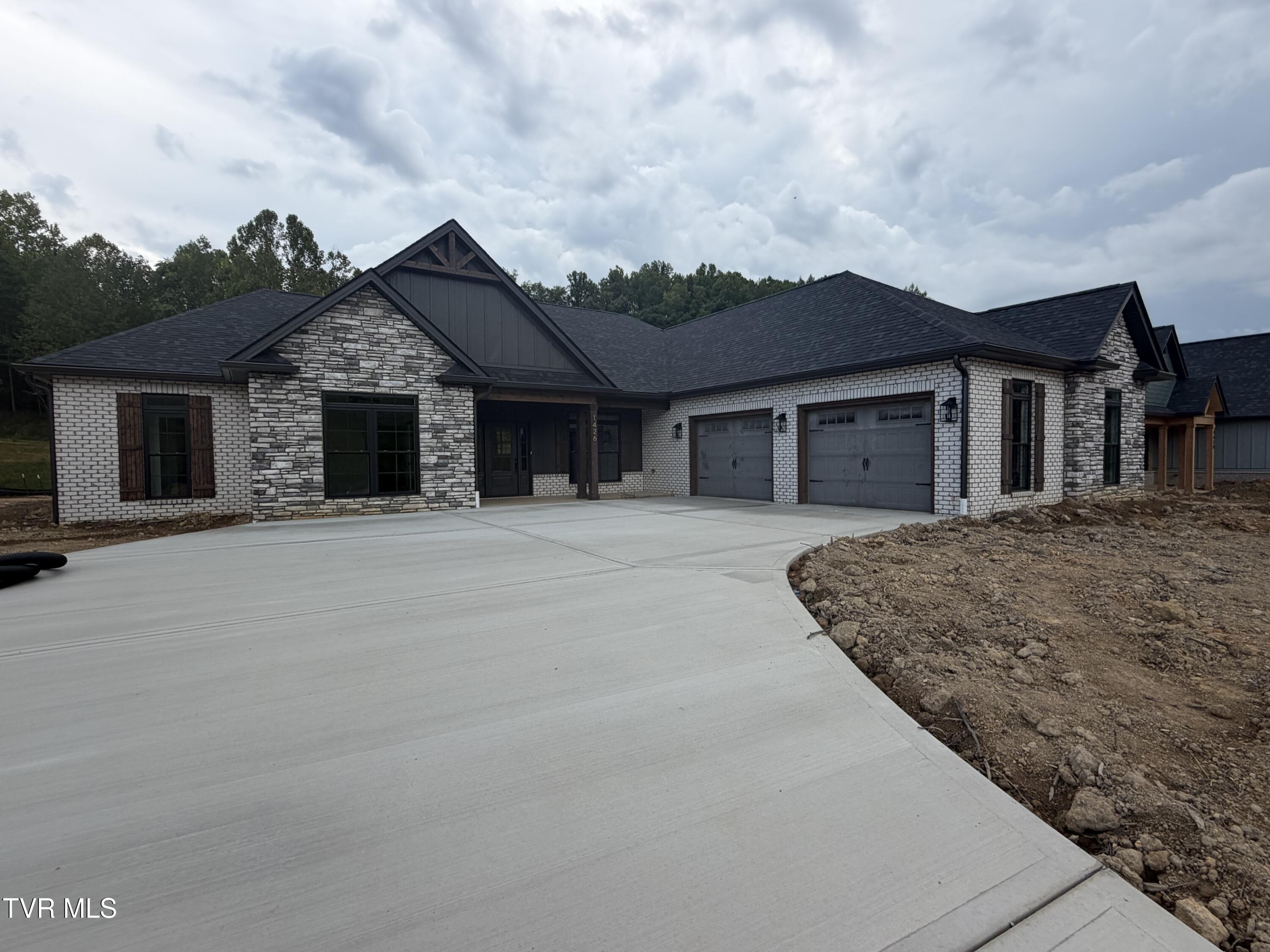 1426 Hairetown Road — photo