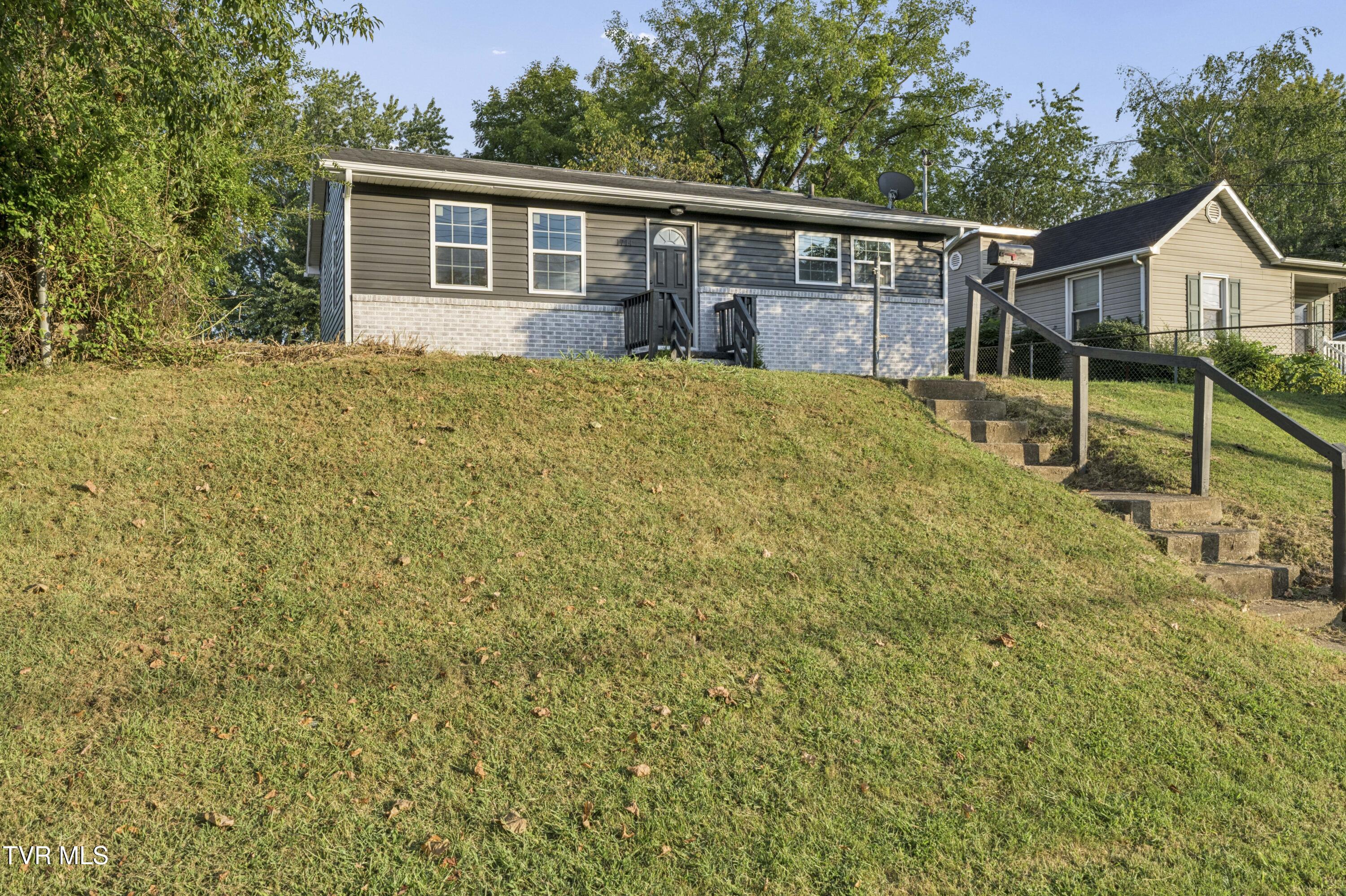 1714 East Fairview Avenue — photo