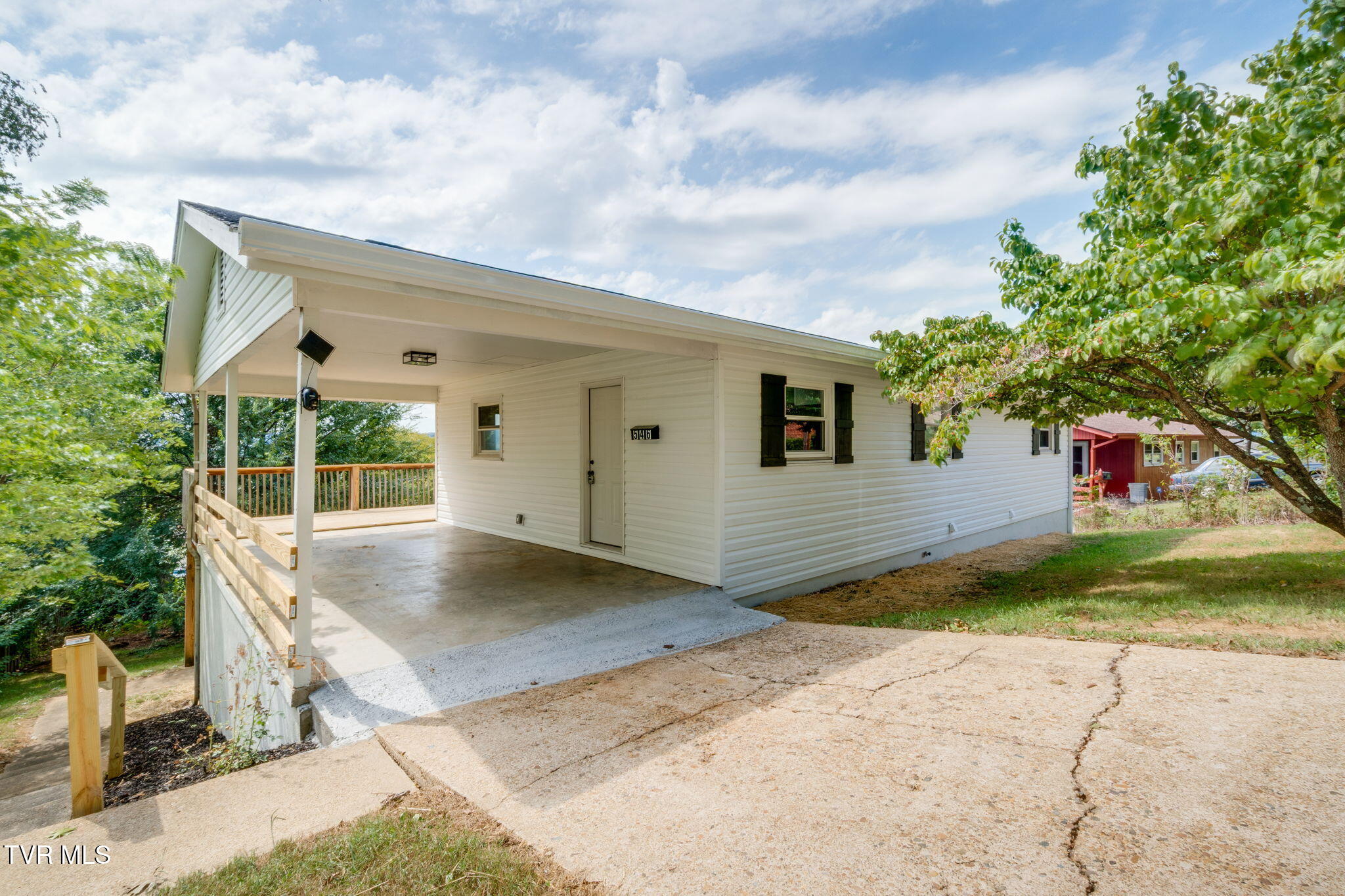 546 Bays View Court — photo
