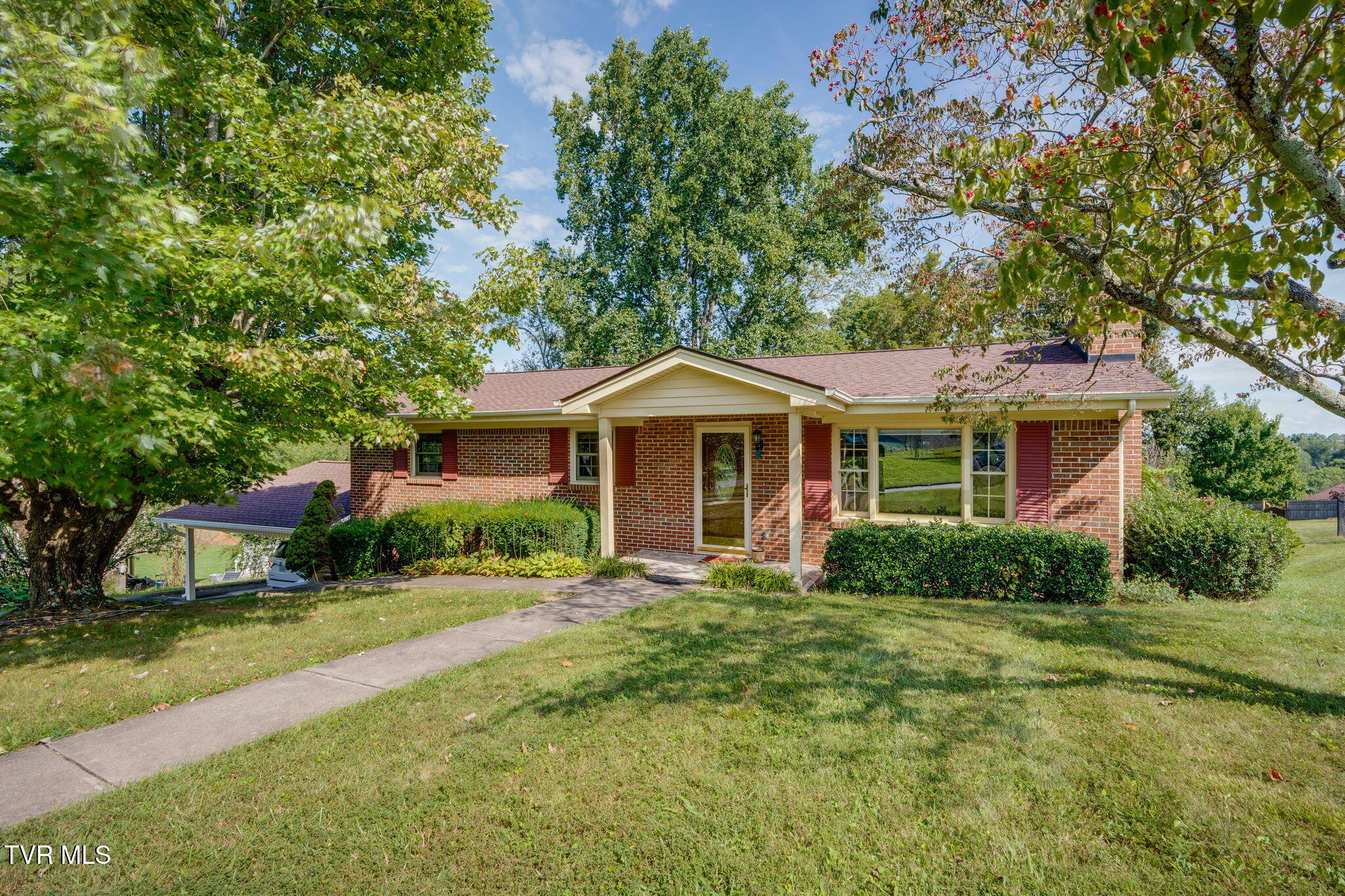 551 Meadowcrest Drive — photo