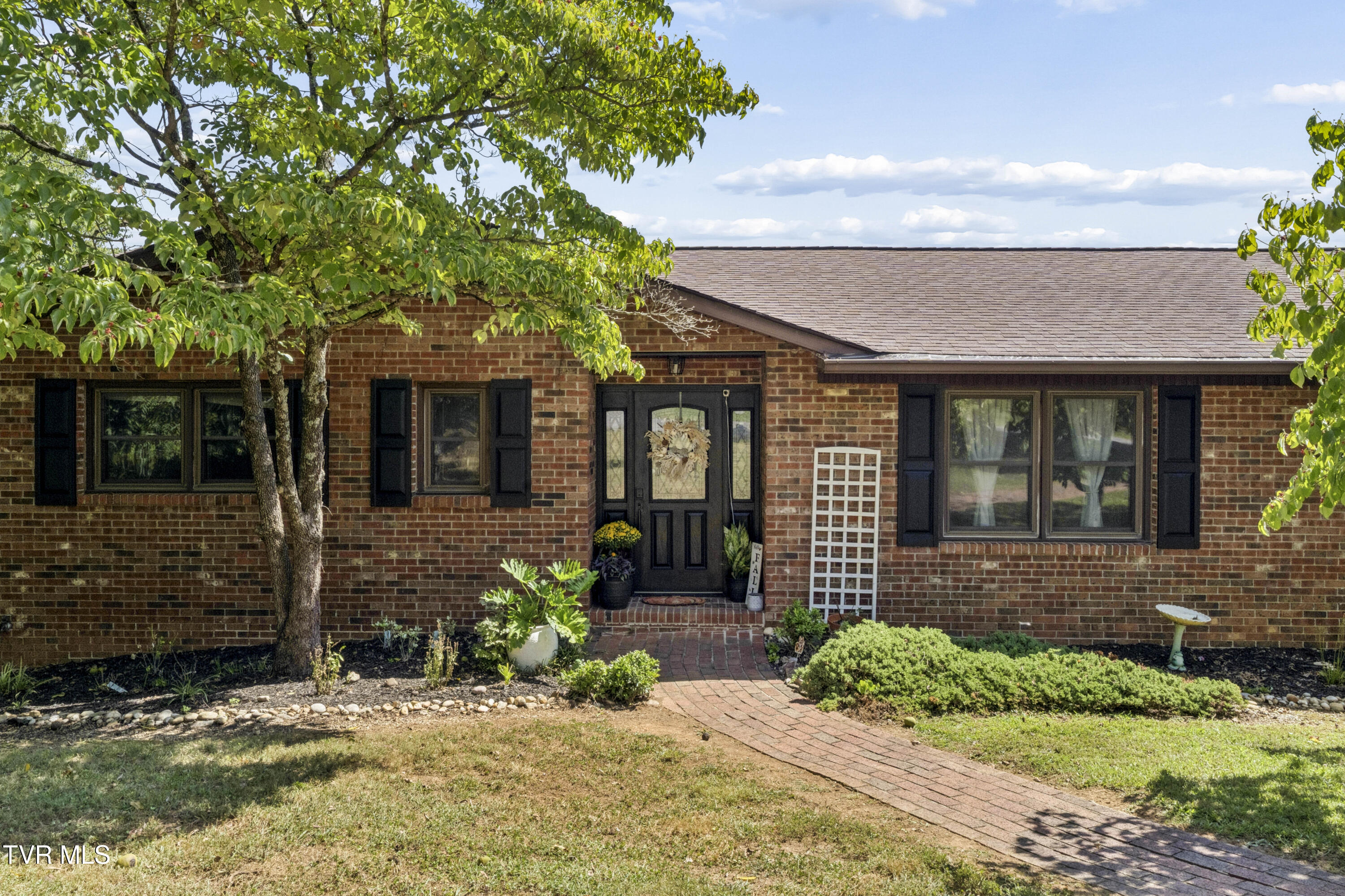 924 Starling Drive — photo