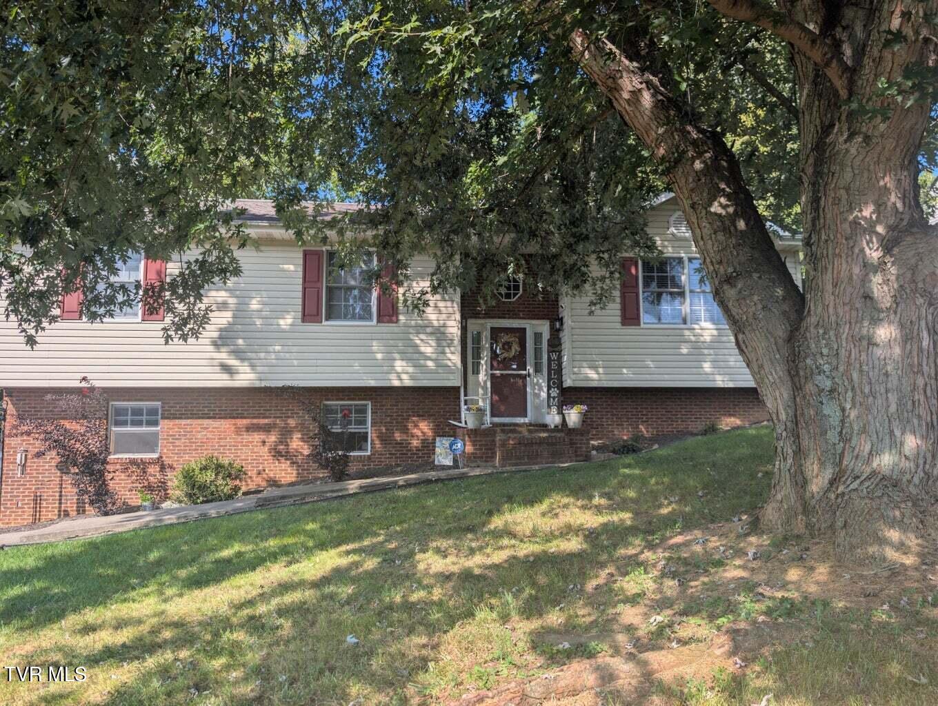 128 Ashley Drive — photo