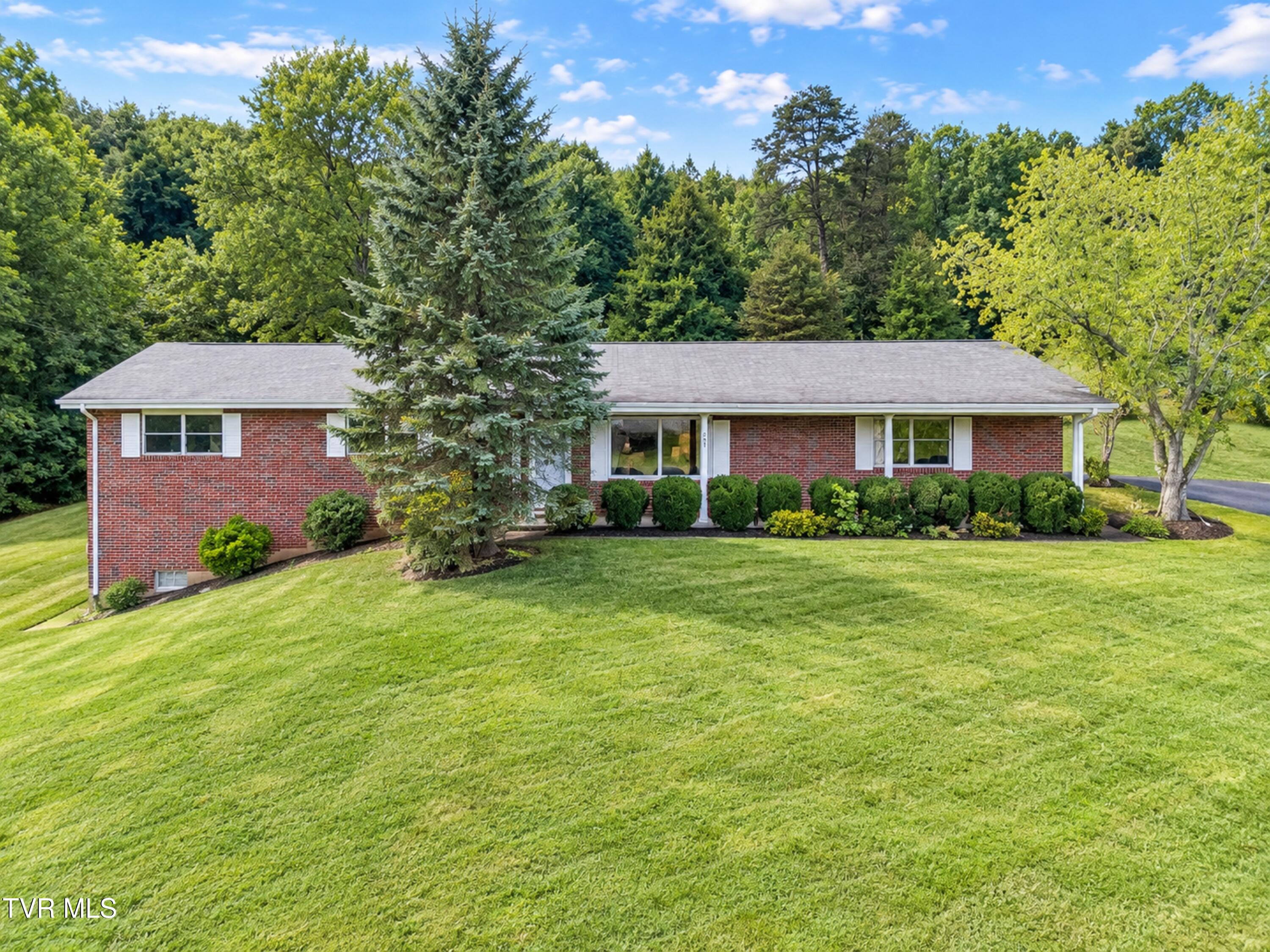 701 Pine Ridge Road — photo