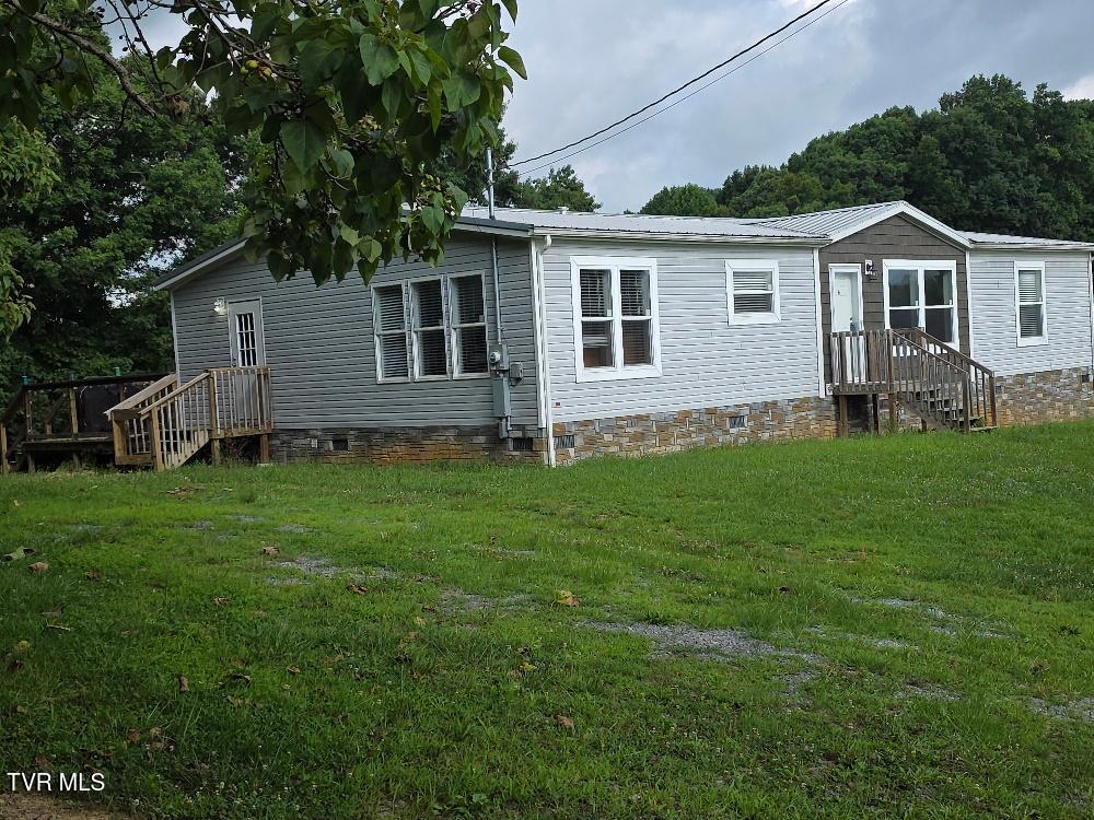 176 Rivershadows Drive — photo