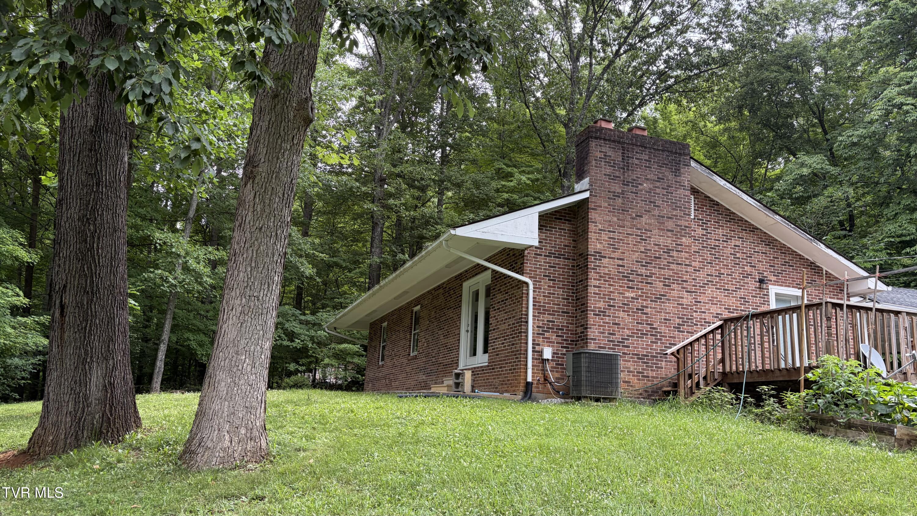 317 Bill Bennett Road — photo