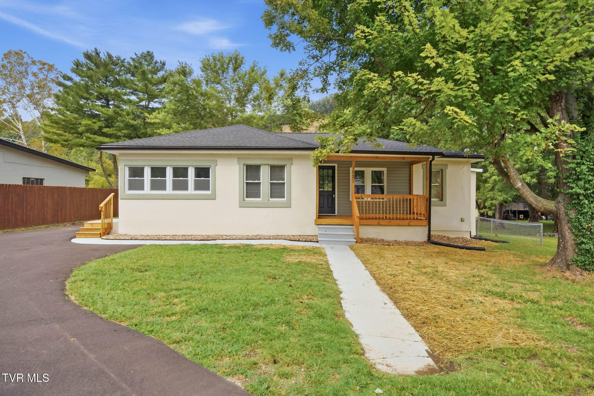 1527 Gray Sta-Sul Springs Road — photo
