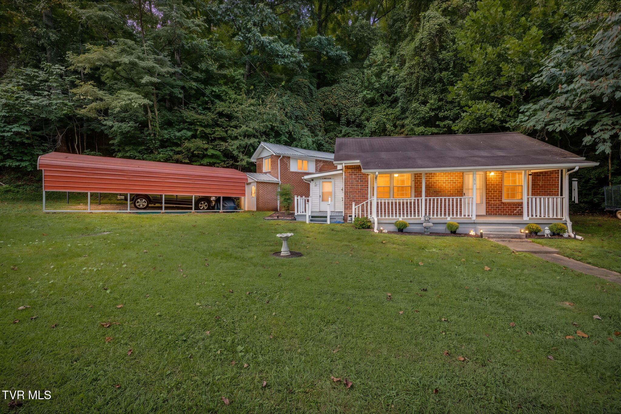 1678 Echo Court — photo