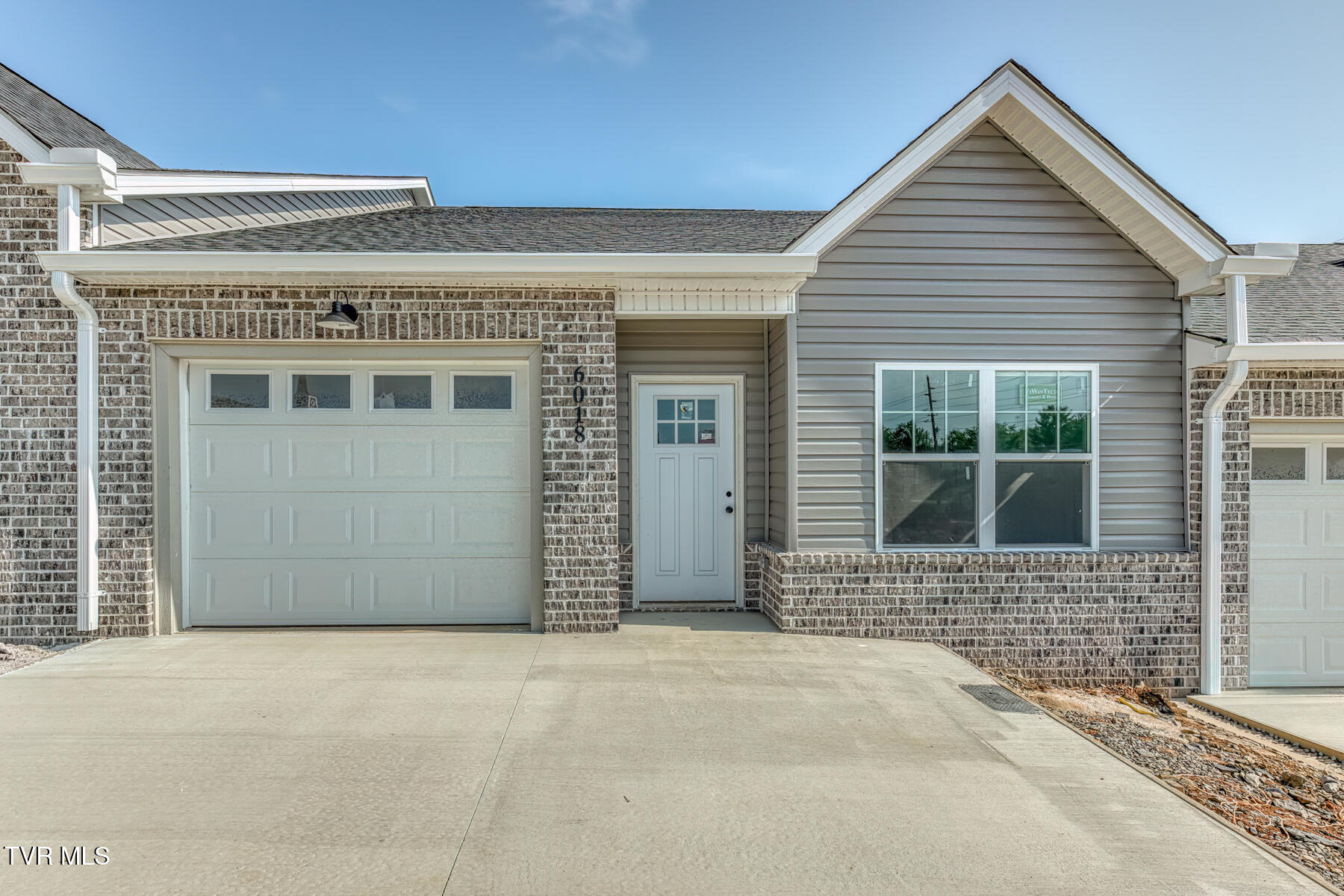 6018 Ashlynn Oaks Private Drive — photo