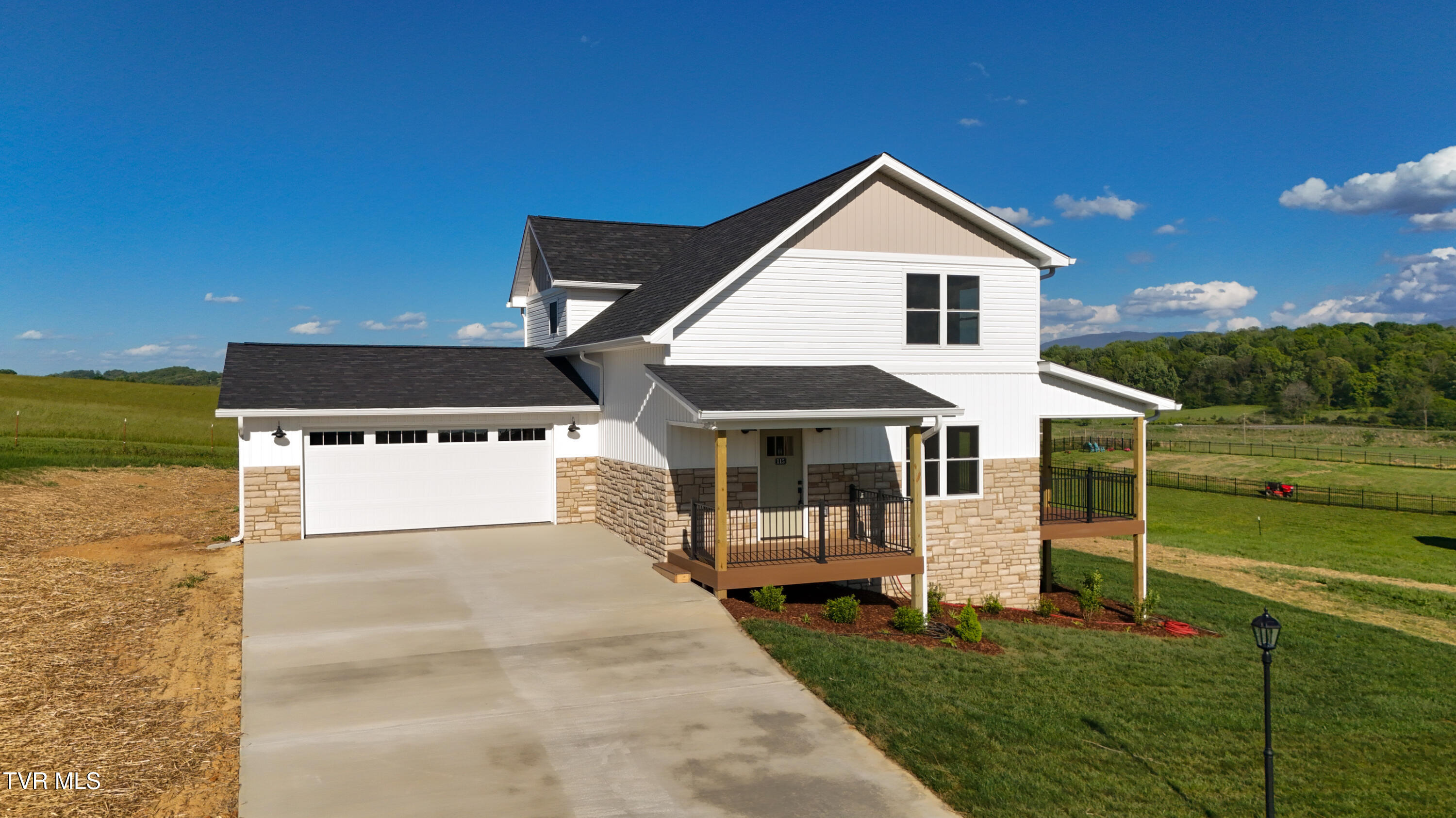 115 Red Tail Ridge — photo