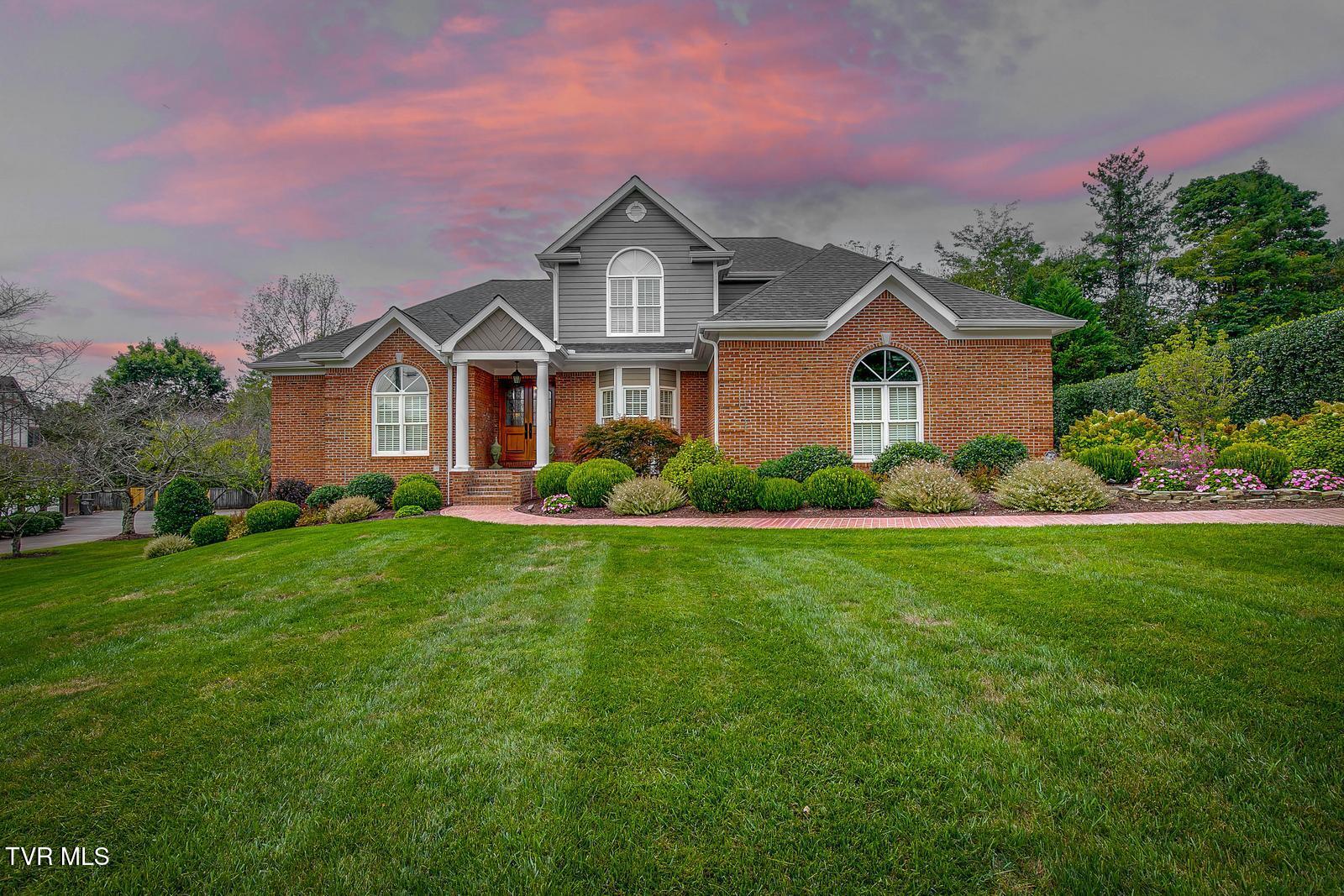 2021 Buckingham Court — photo