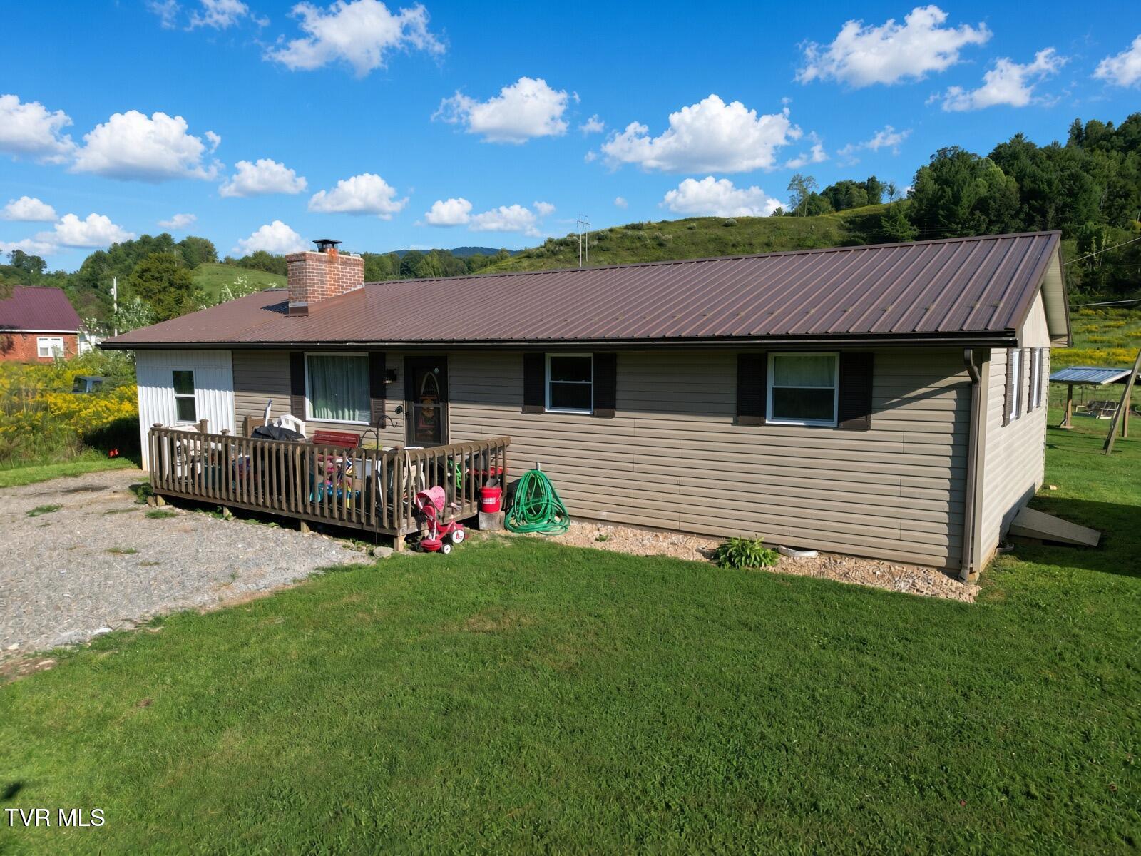 230 Reece Hill Road — photo
