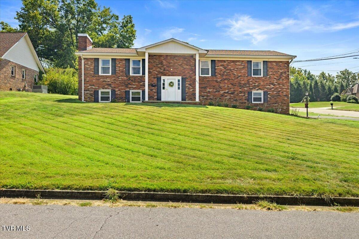 817 North Hills Drive — photo