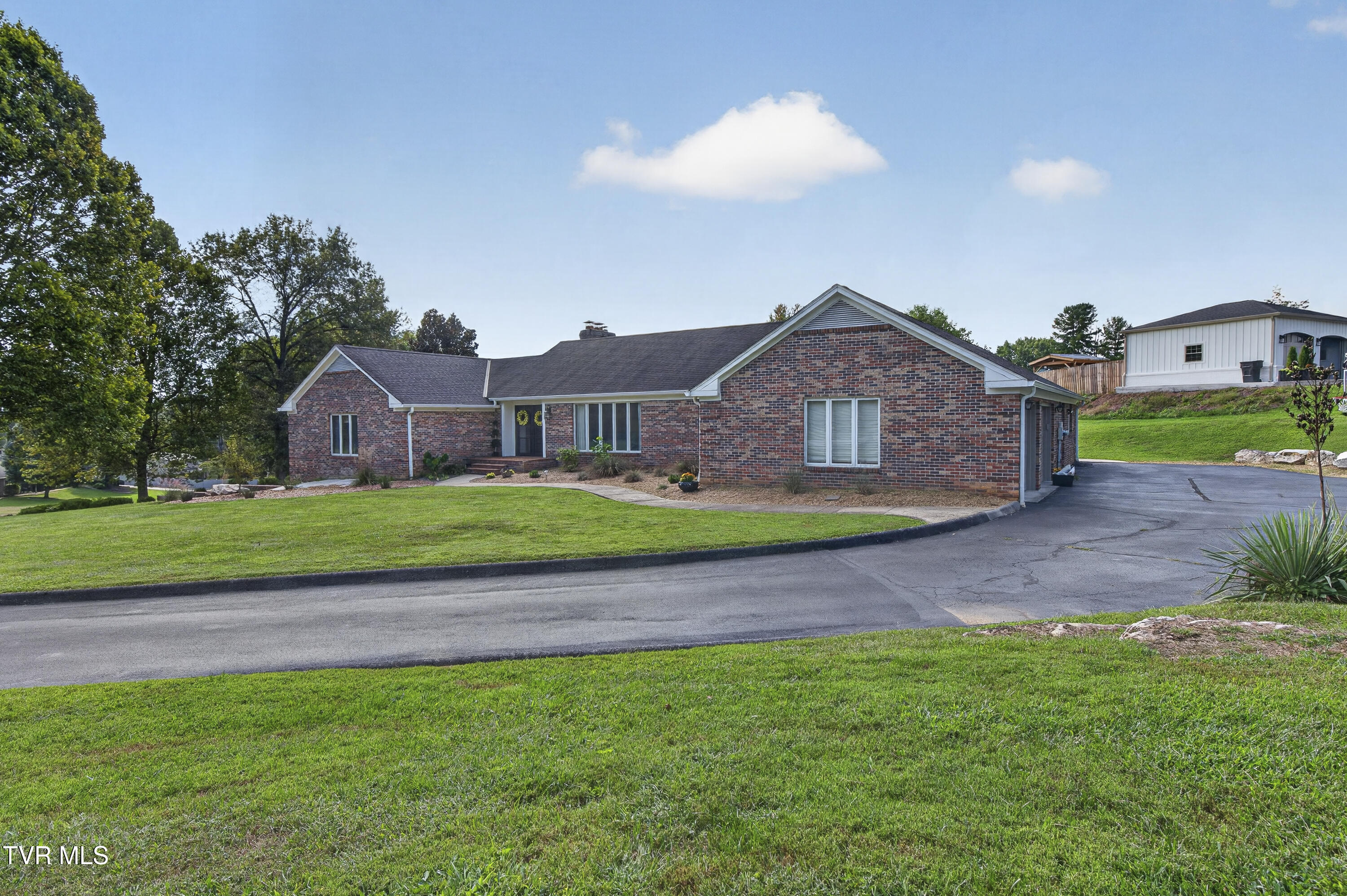125 Pendleton Drive, Bristol, TN 37620 — photo 2