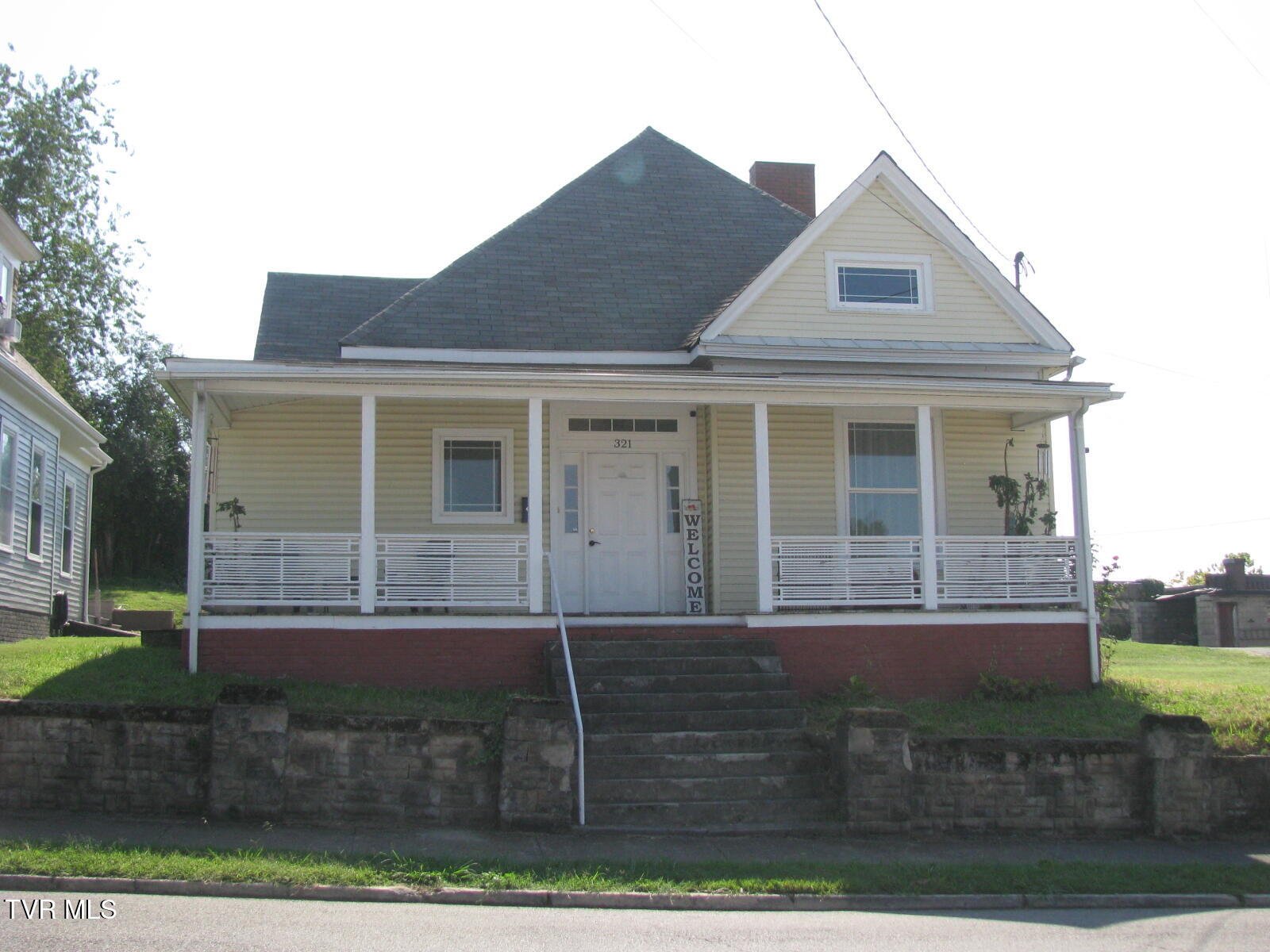 321 Lee Street — photo