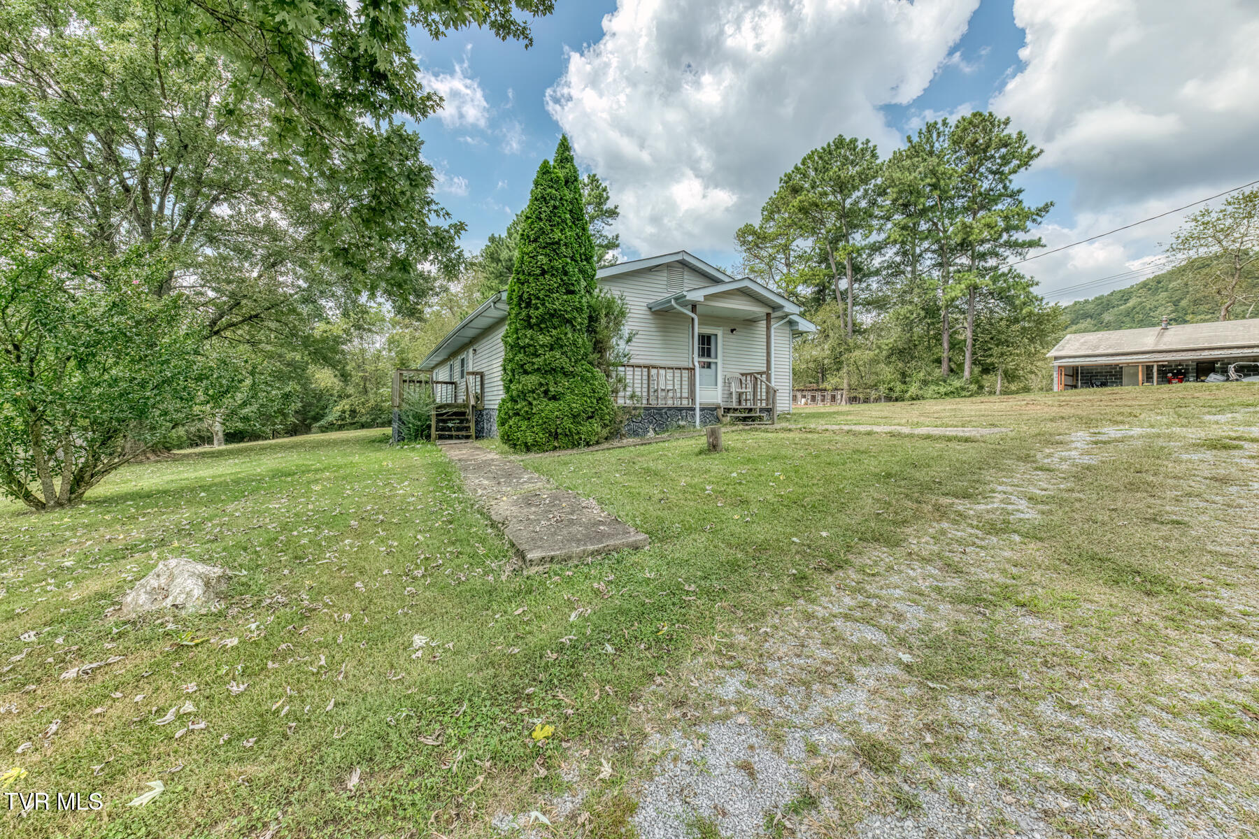 282 Cave Hill Road — photo