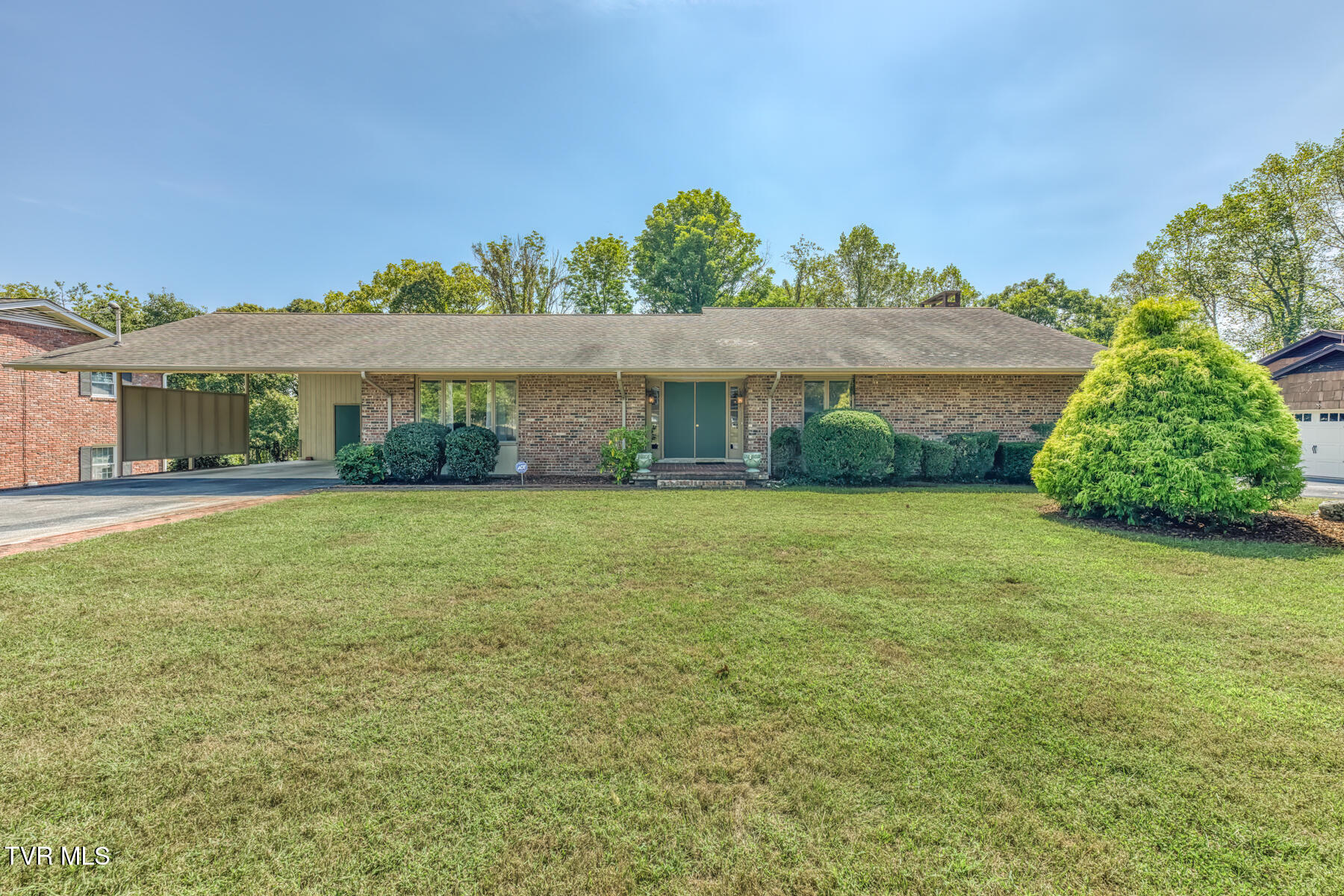 817 Beechwood Drive — photo