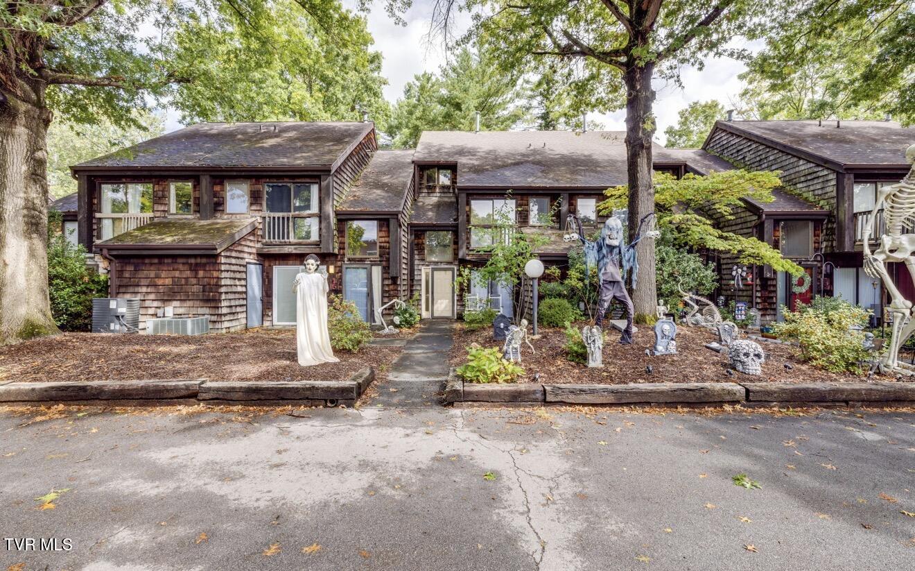 115 Beechnut Street Apt I4 — photo