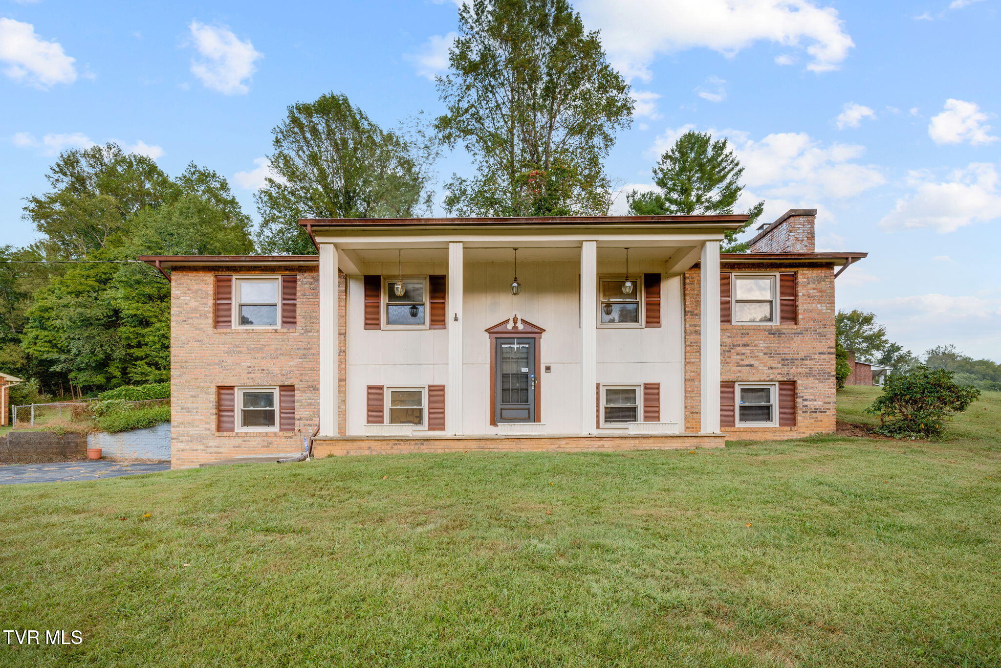 216 Lonewood Drive — photo