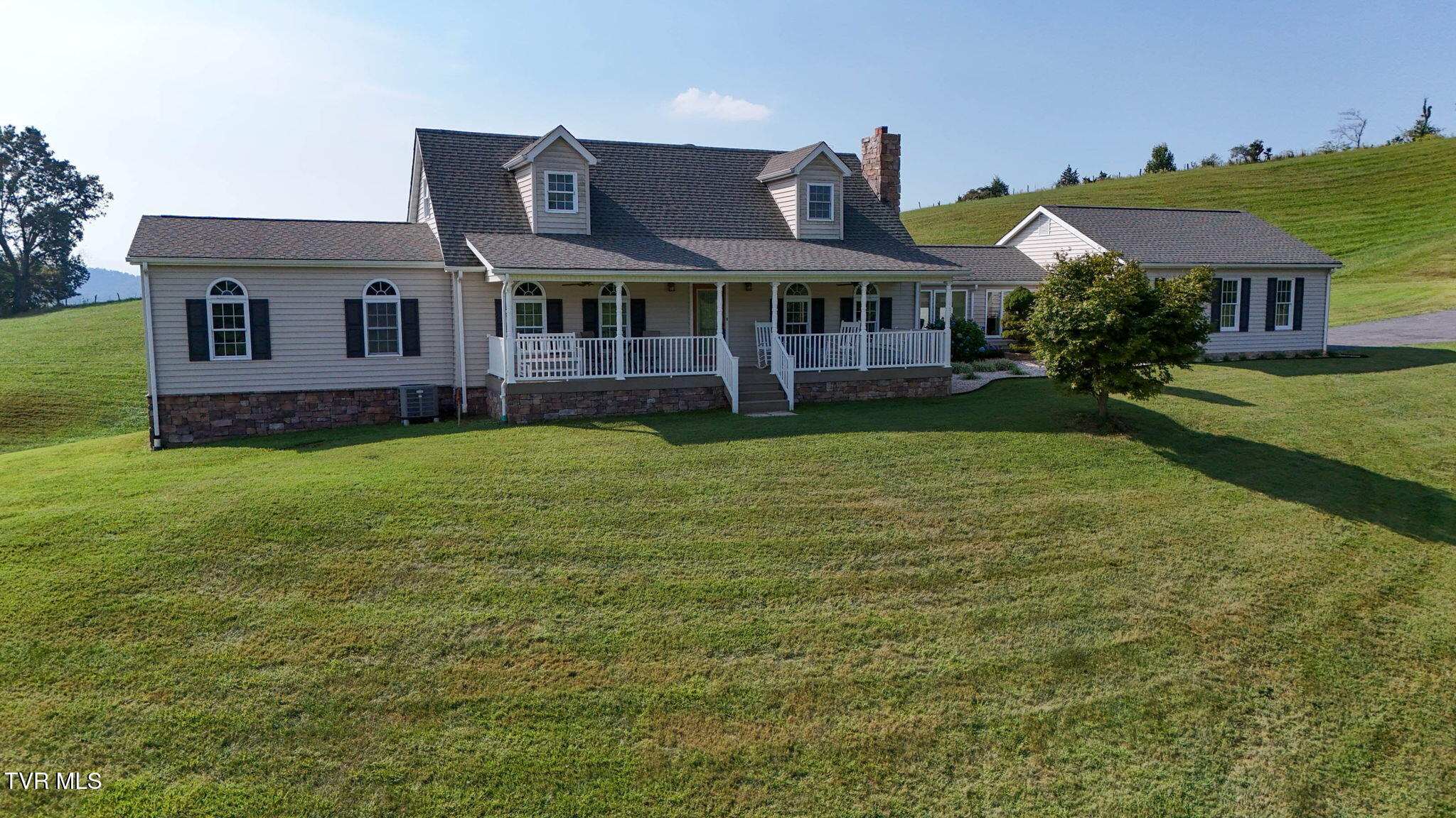 1408 Big Hollow Road — photo