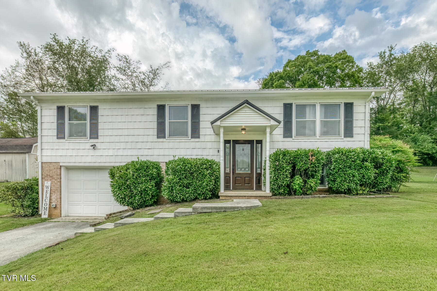 3200 Buckingham Drive — photo