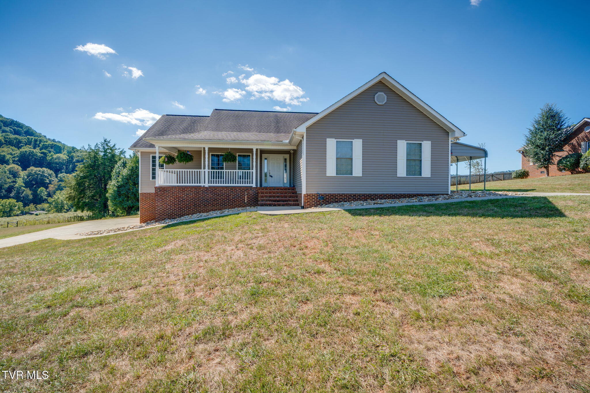 160 Clarksdale Circle — photo