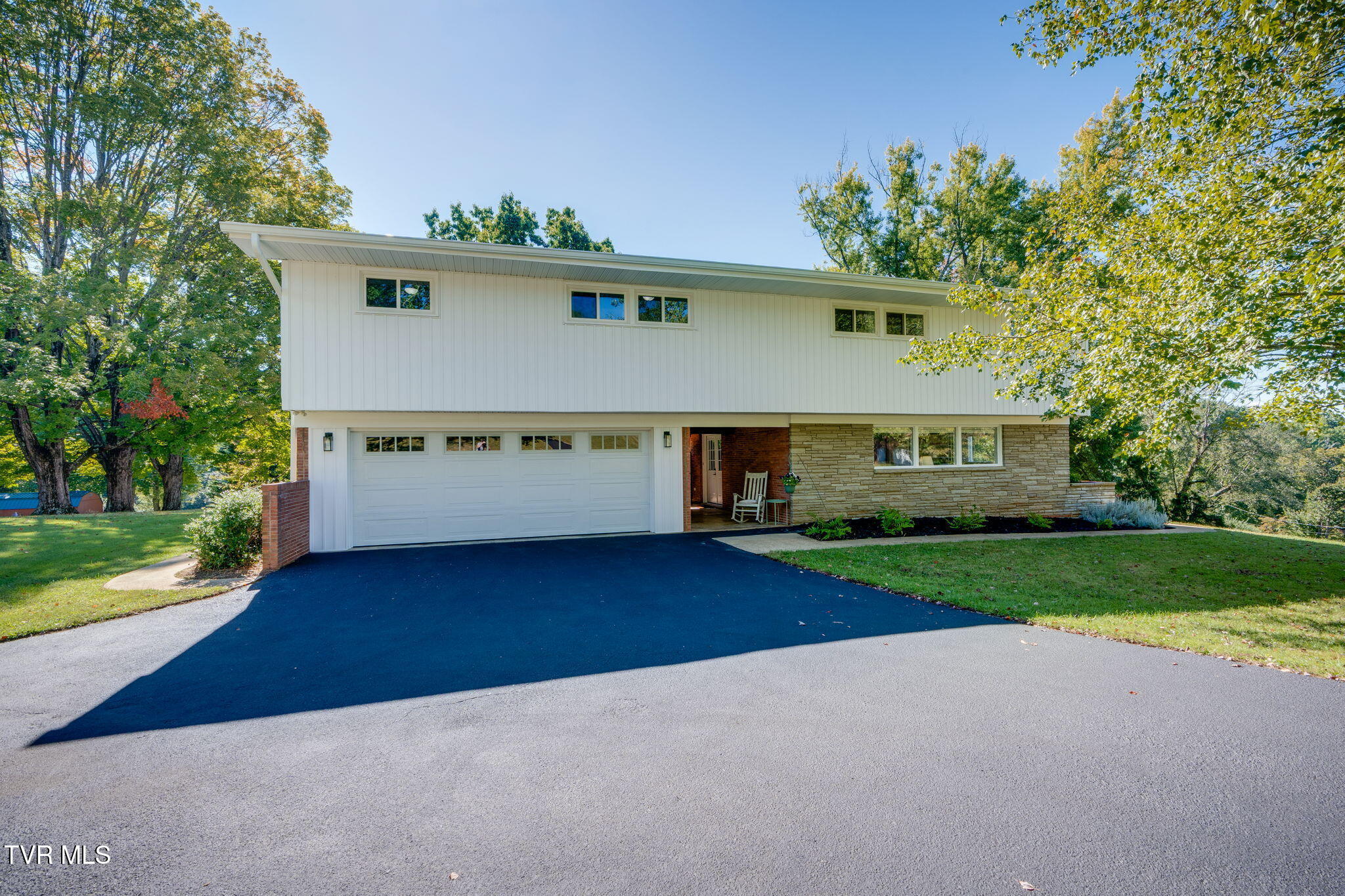 4517 Chickasaw Road — photo