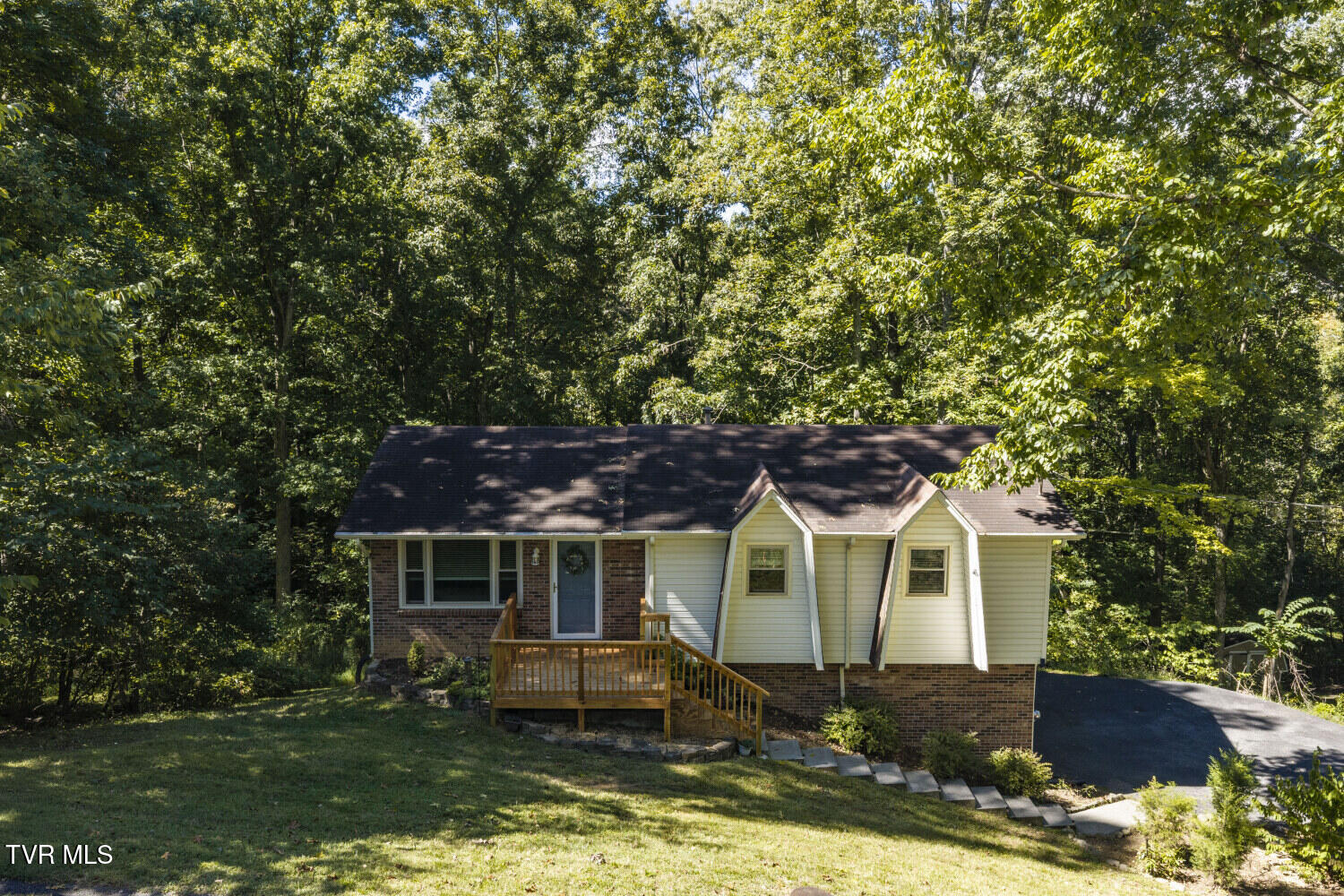 278 Whispering Woods Drive — photo