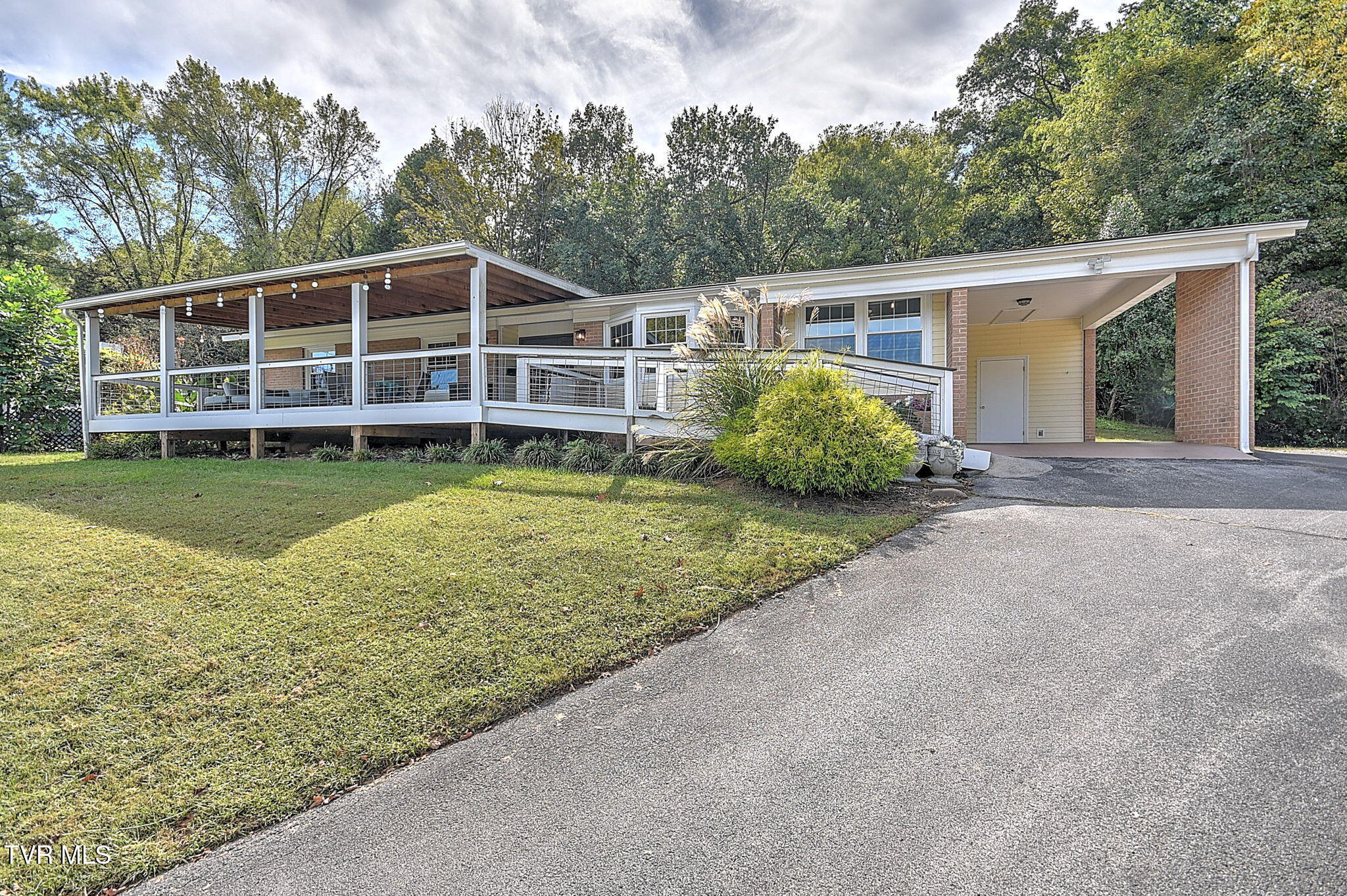 3404 Lakeshore Drive — photo