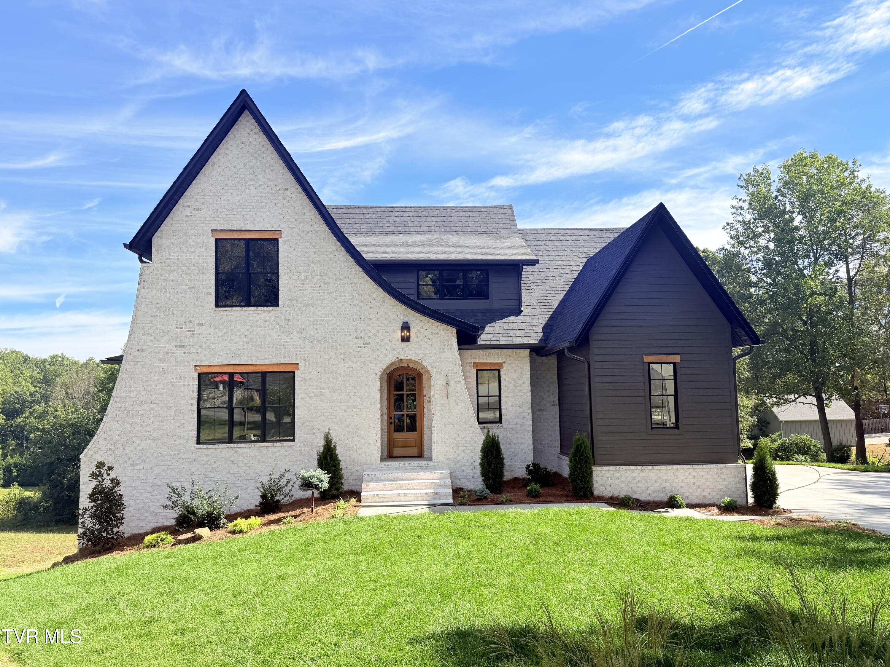 1811 Millbrook Drive — photo