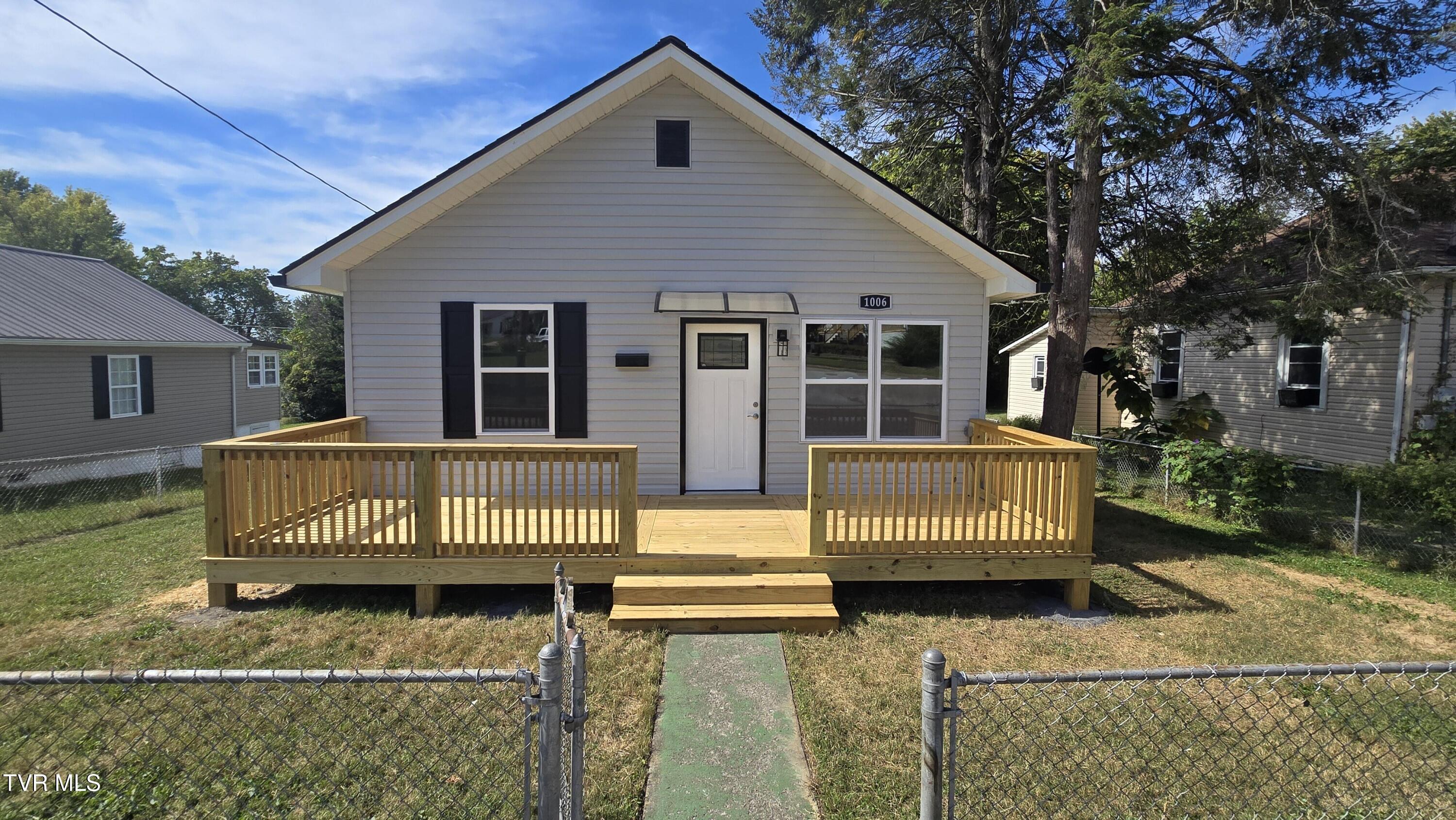 1006 Myrtle Street — photo