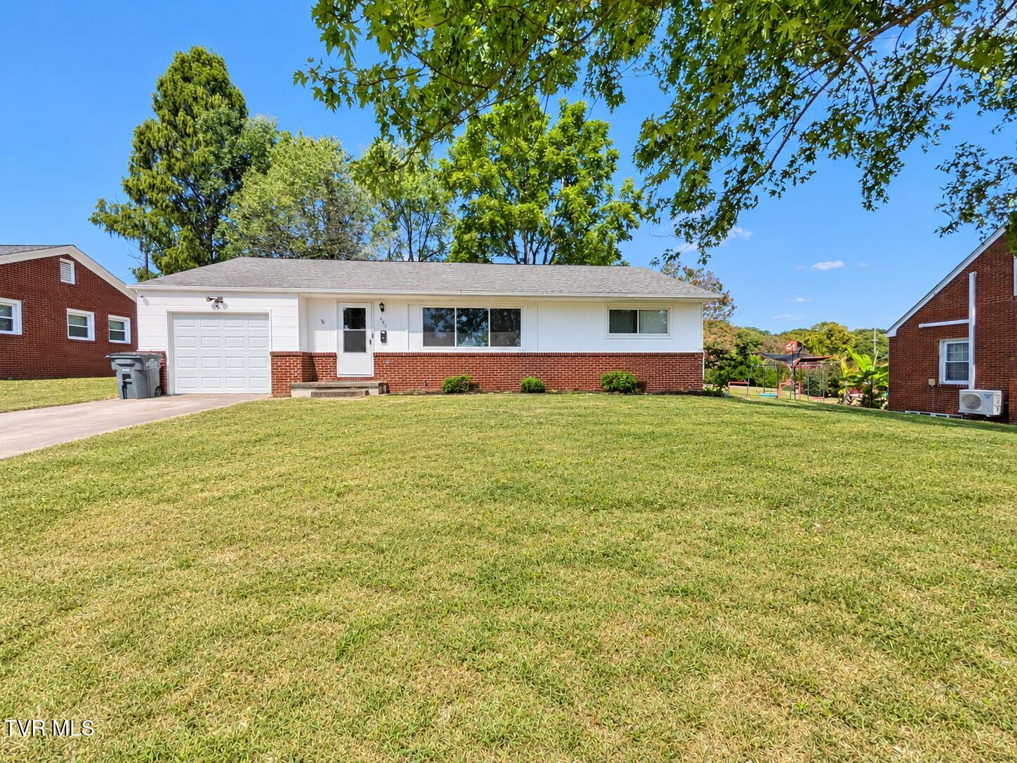 829 Carlisle Drive — photo