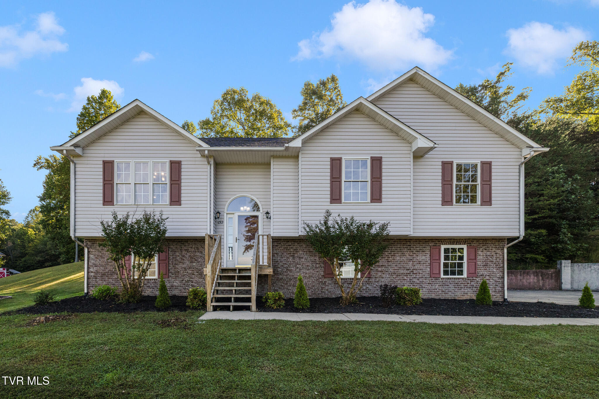 132 Elizabeth Ann Circle — photo